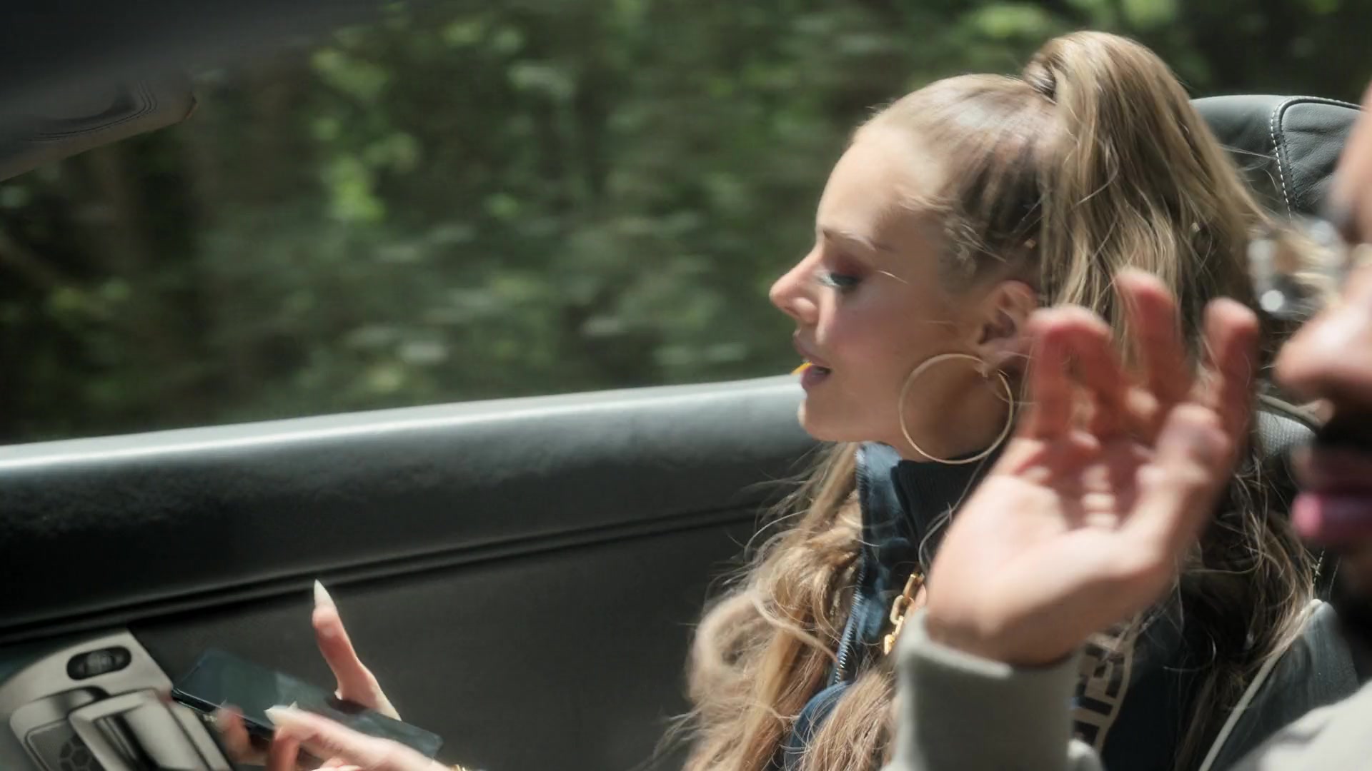 samaraweavingcom_nineperfectstrangers_036.jpg samaraweavingcom_nineperfectstrangers_036.jpg