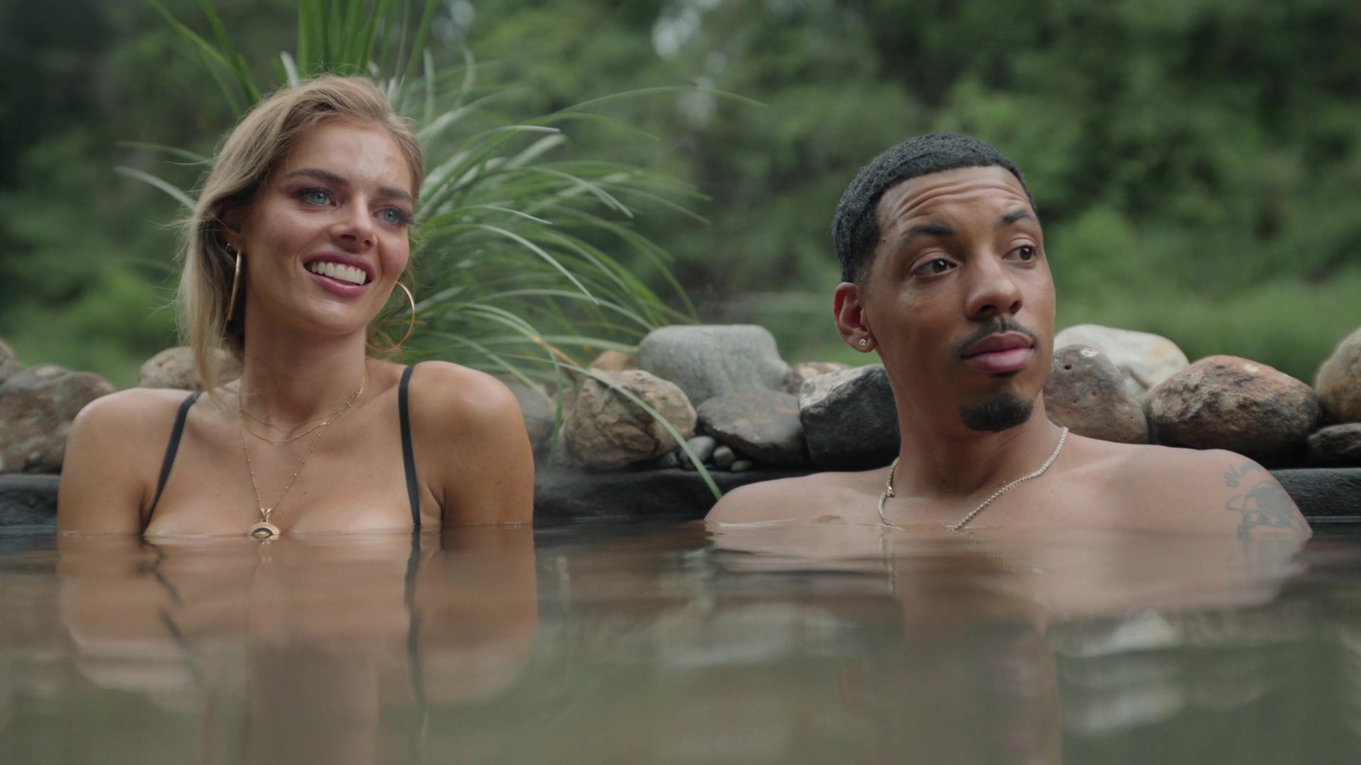 samaraweavingcom_nineperfectstrangers_403.jpg samaraweavingcom_nineperfectstrangers_403.jpg