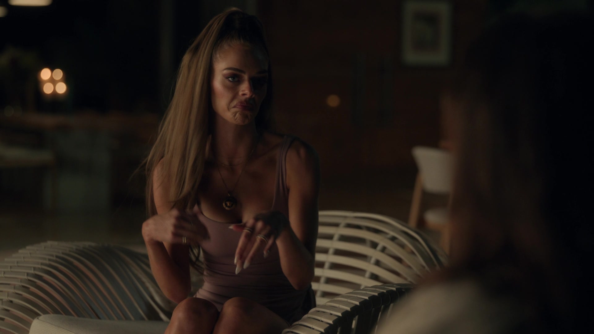 samaraweavingcom_nineperfectstrangers_140.jpg samaraweavingcom_nineperfectstrangers_140.jpg