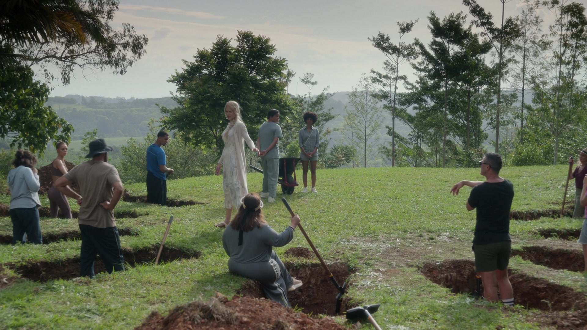 samaraweavingcom_nineperfectstrangers_300.jpg samaraweavingcom_nineperfectstrangers_300.jpg