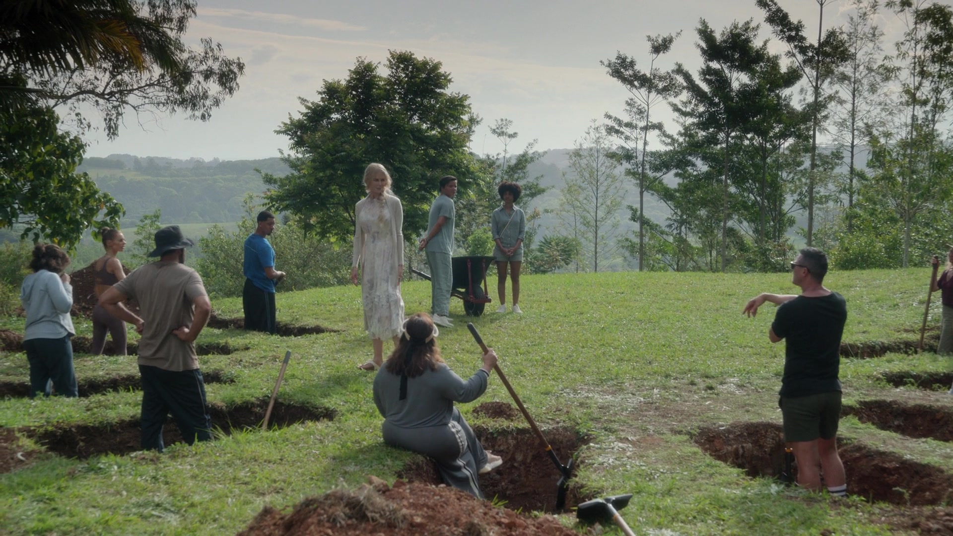 samaraweavingcom_nineperfectstrangers_301.jpg samaraweavingcom_nineperfectstrangers_301.jpg