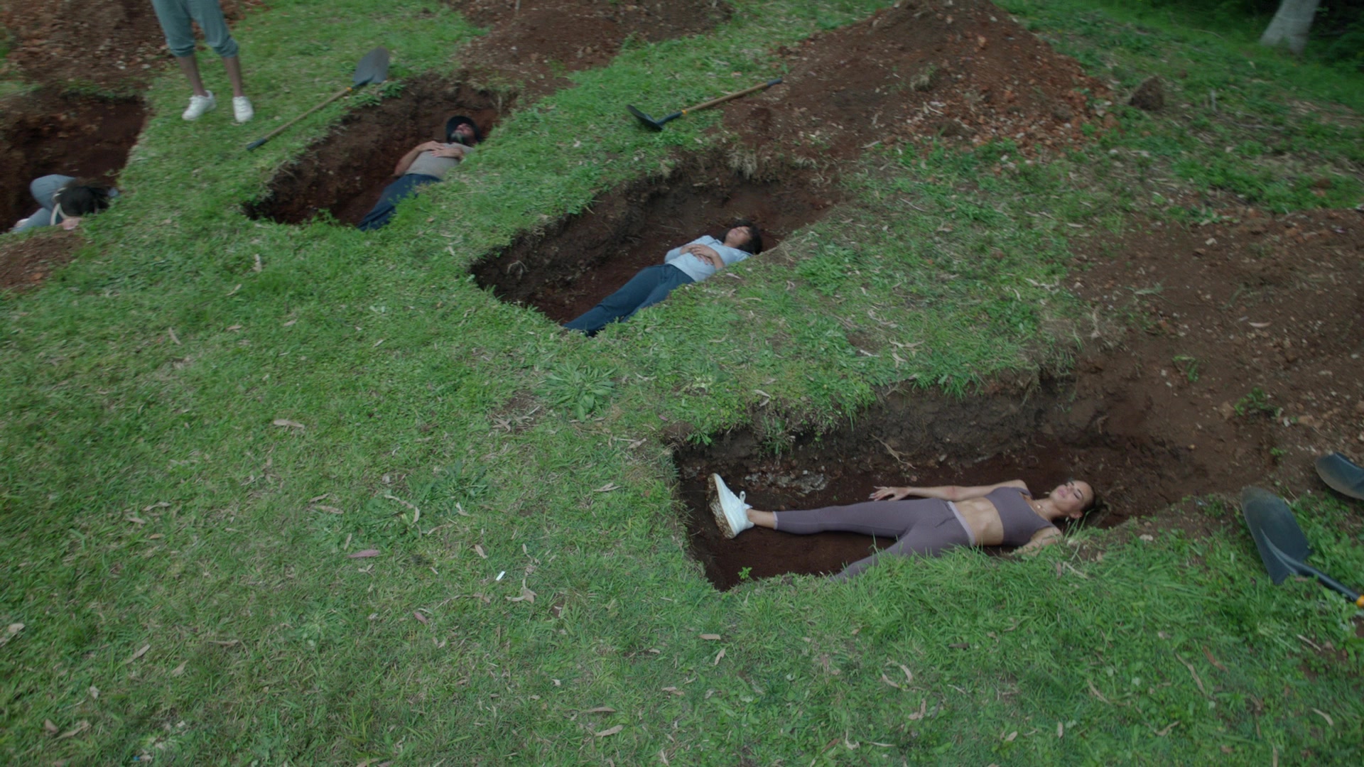 samaraweavingcom_nineperfectstrangers_332.jpg samaraweavingcom_nineperfectstrangers_332.jpg