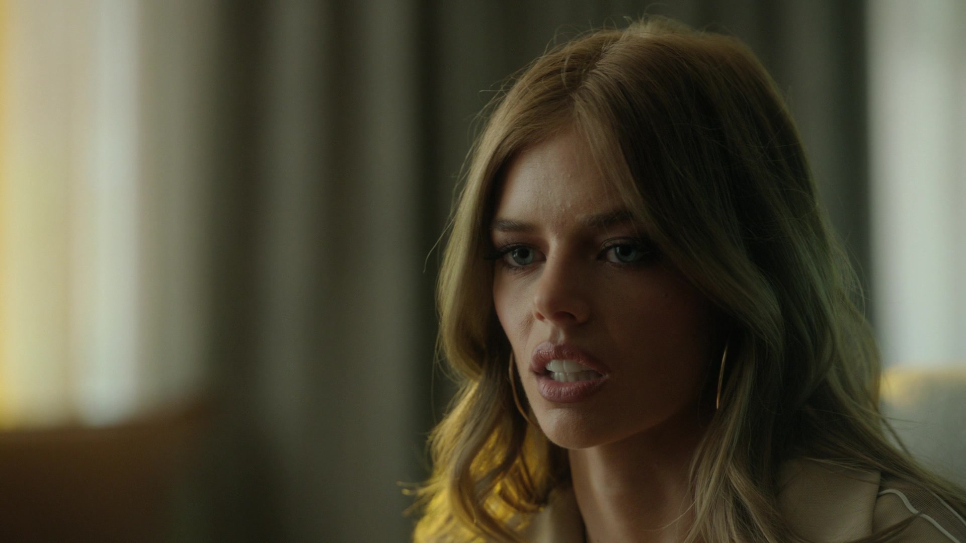 samaraweavingcom_nineperfectstrangers_521.jpg samaraweavingcom_nineperfectstrangers_521.jpg