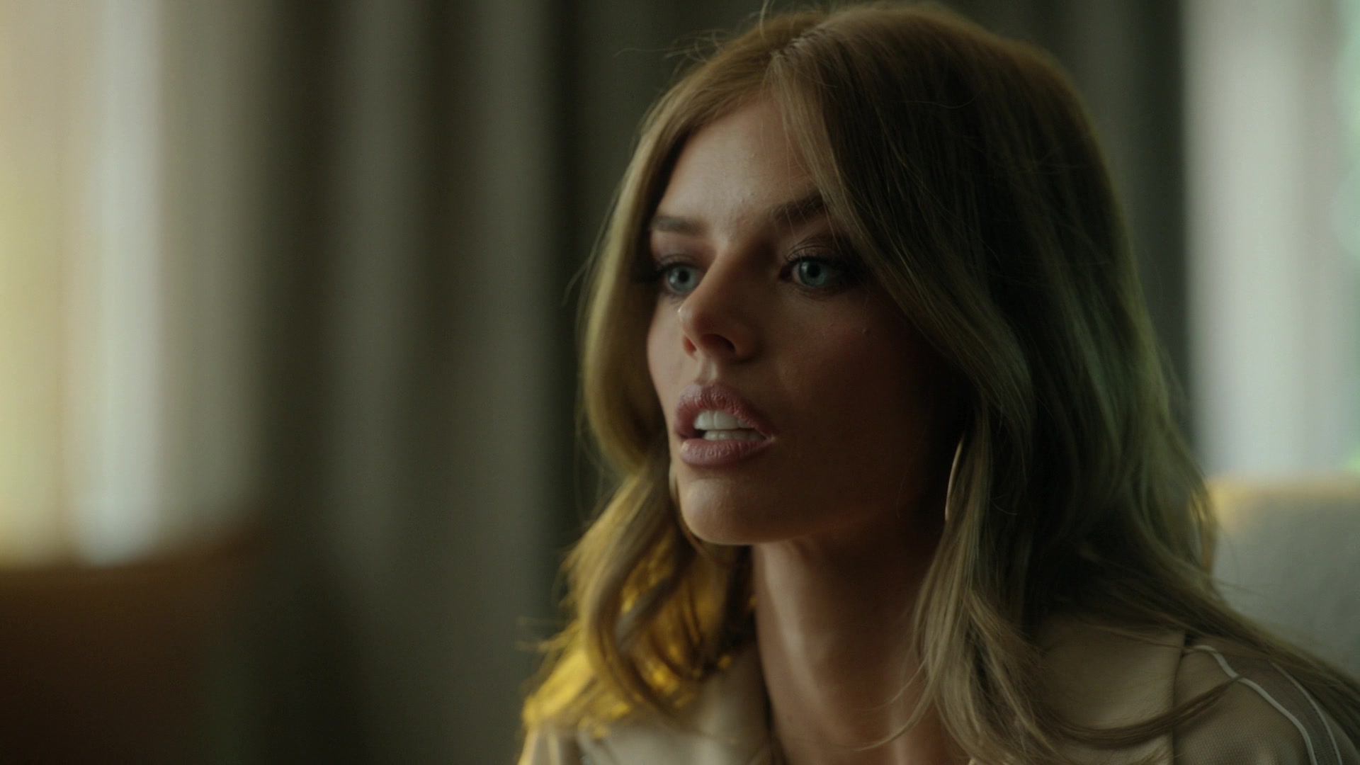 samaraweavingcom_nineperfectstrangers_530.jpg samaraweavingcom_nineperfectstrangers_530.jpg