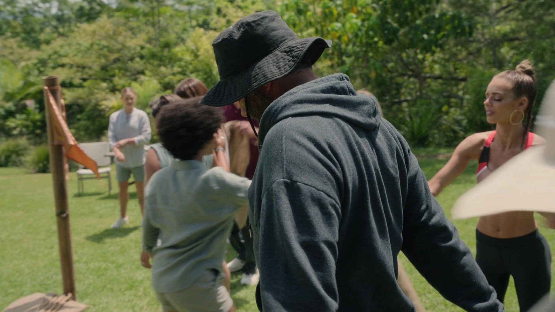 samaraweavingcom_nineperfectstrangers_101.jpg samaraweavingcom_nineperfectstrangers_101.jpg