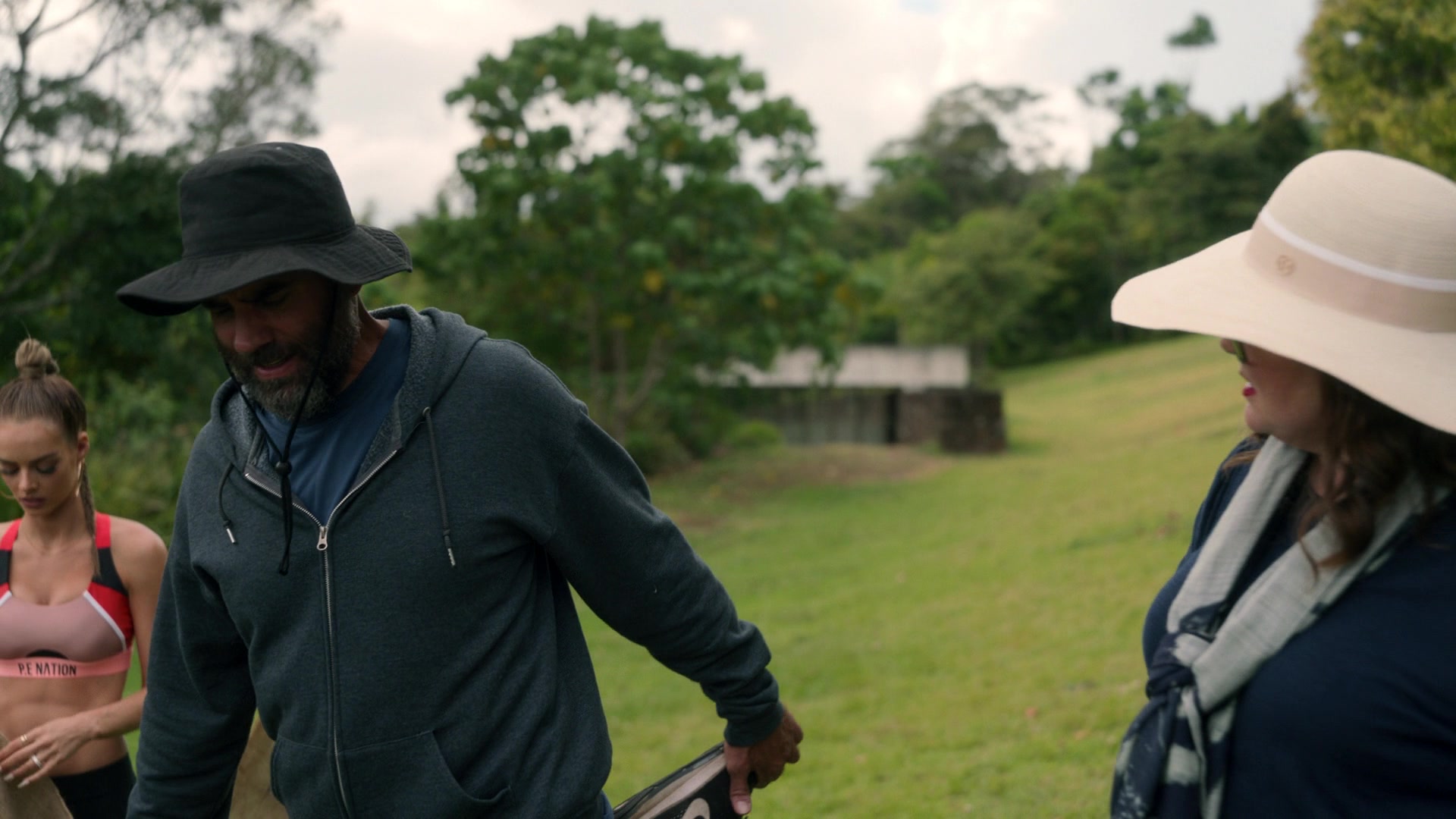 samaraweavingcom_nineperfectstrangers_105.jpg samaraweavingcom_nineperfectstrangers_105.jpg