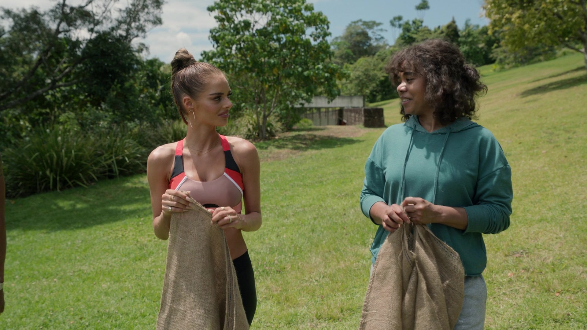 samaraweavingcom_nineperfectstrangers_127.jpg samaraweavingcom_nineperfectstrangers_127.jpg