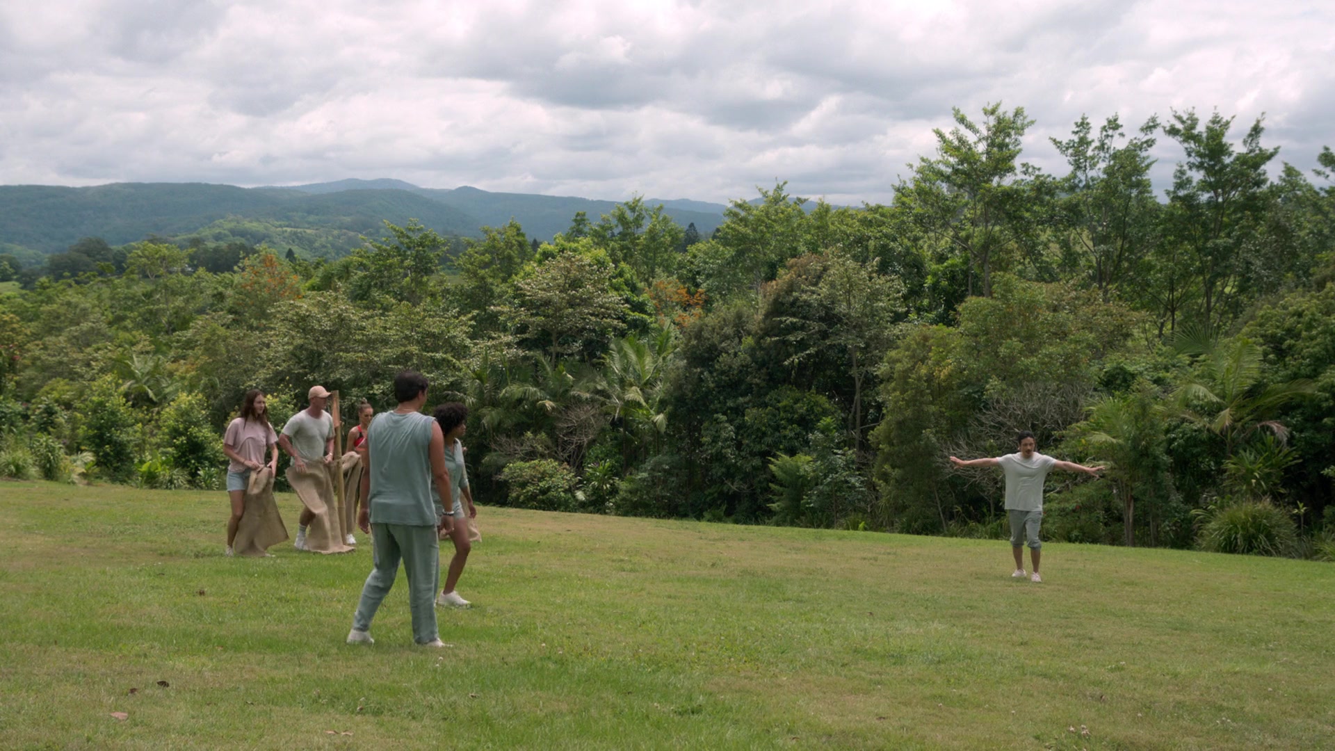 samaraweavingcom_nineperfectstrangers_133.jpg samaraweavingcom_nineperfectstrangers_133.jpg