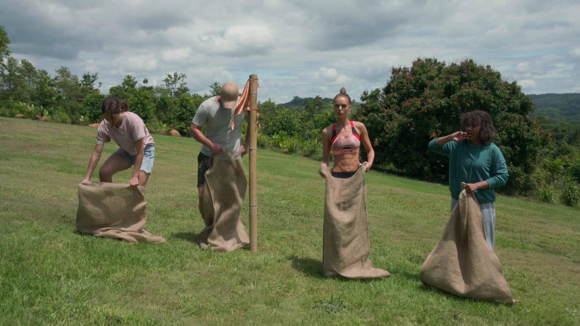 samaraweavingcom_nineperfectstrangers_138.jpg samaraweavingcom_nineperfectstrangers_138.jpg