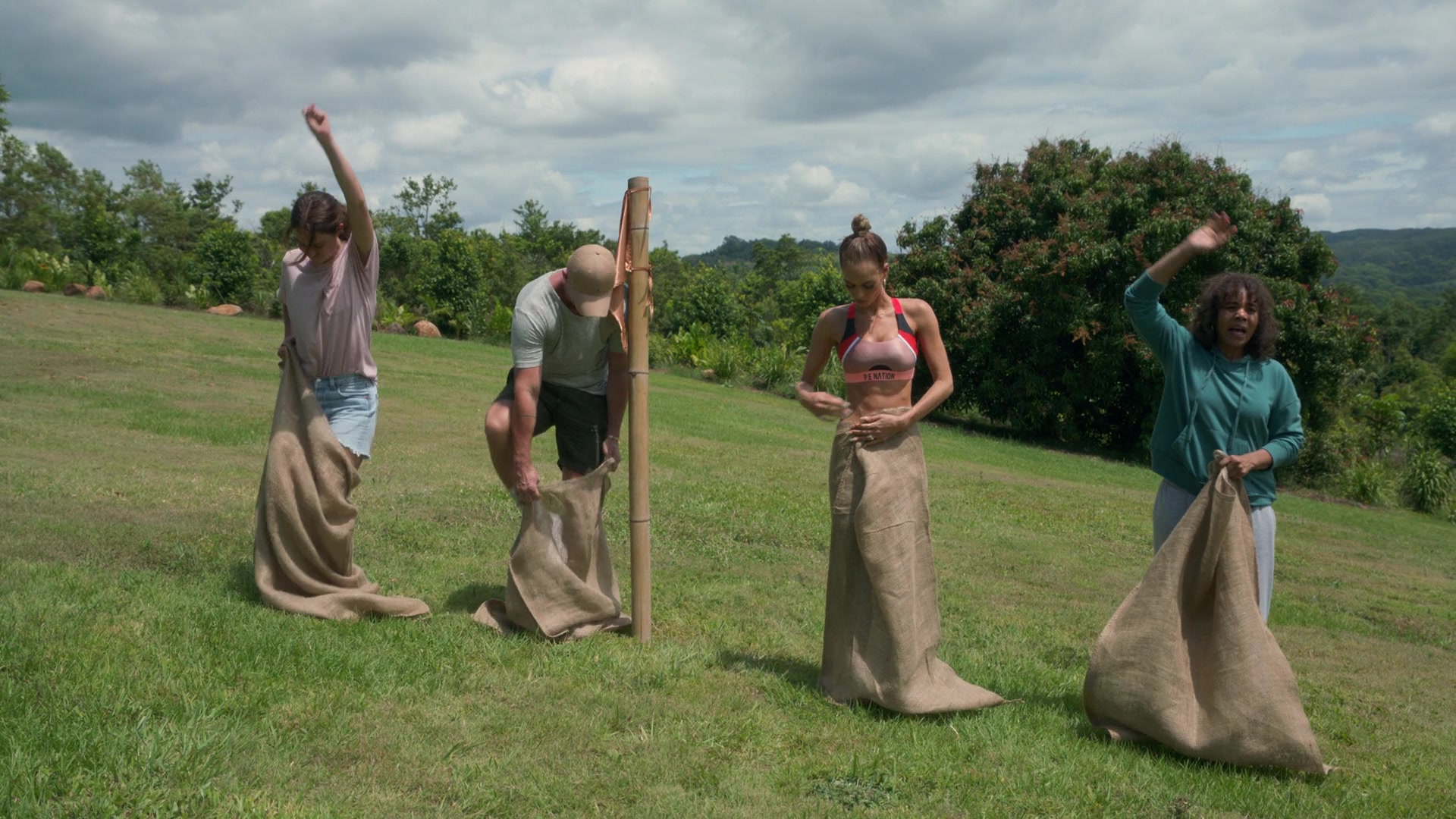 samaraweavingcom_nineperfectstrangers_141.jpg samaraweavingcom_nineperfectstrangers_141.jpg