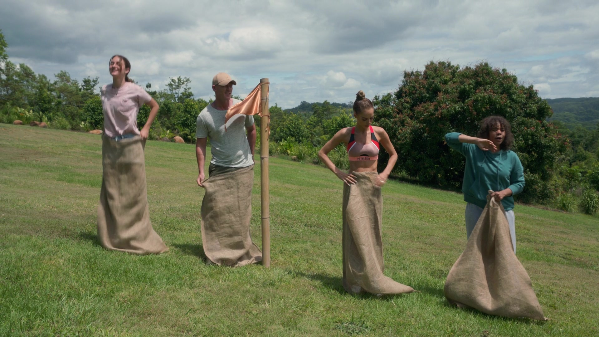 samaraweavingcom_nineperfectstrangers_145.jpg samaraweavingcom_nineperfectstrangers_145.jpg