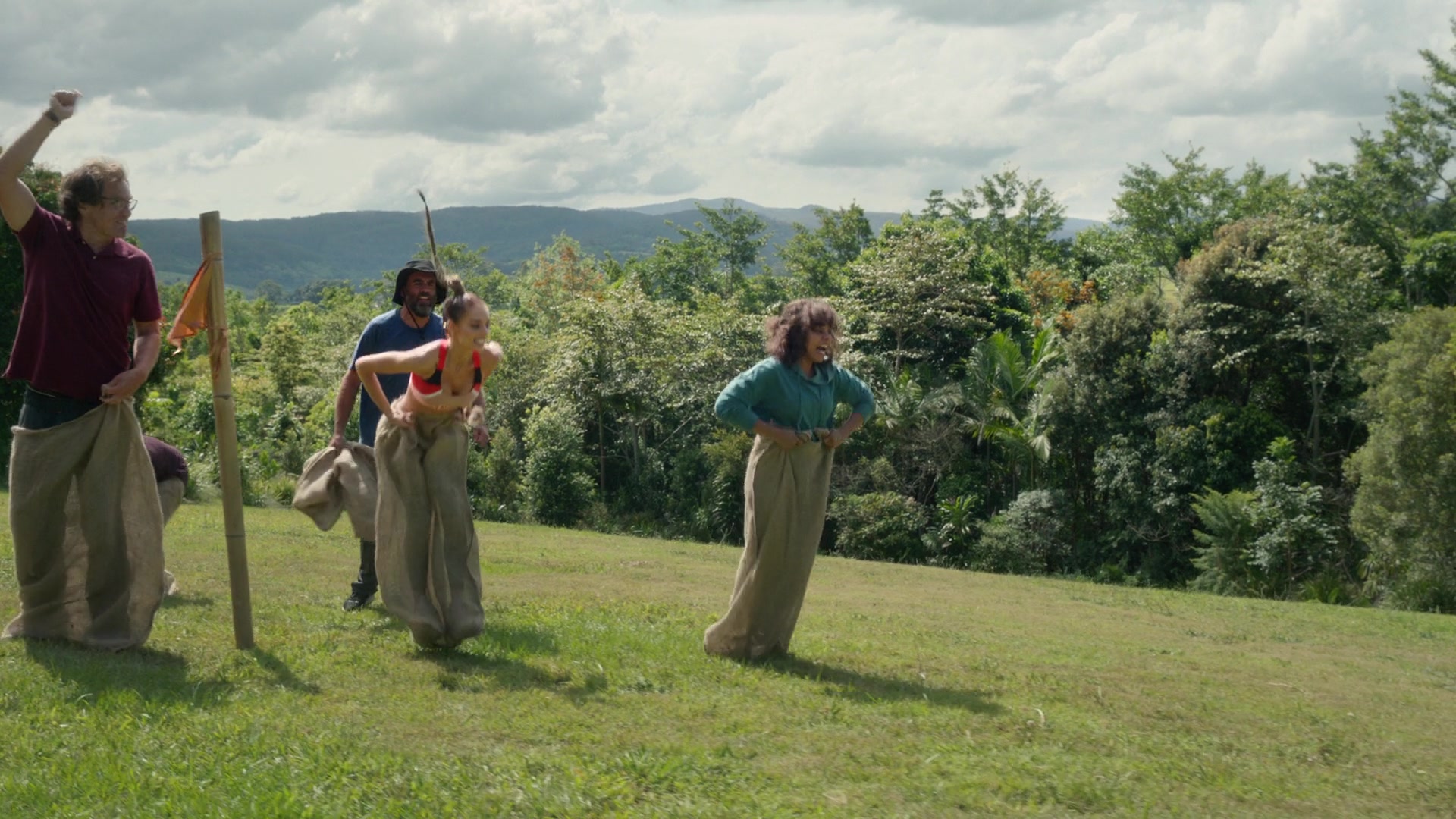 samaraweavingcom_nineperfectstrangers_151.jpg samaraweavingcom_nineperfectstrangers_151.jpg