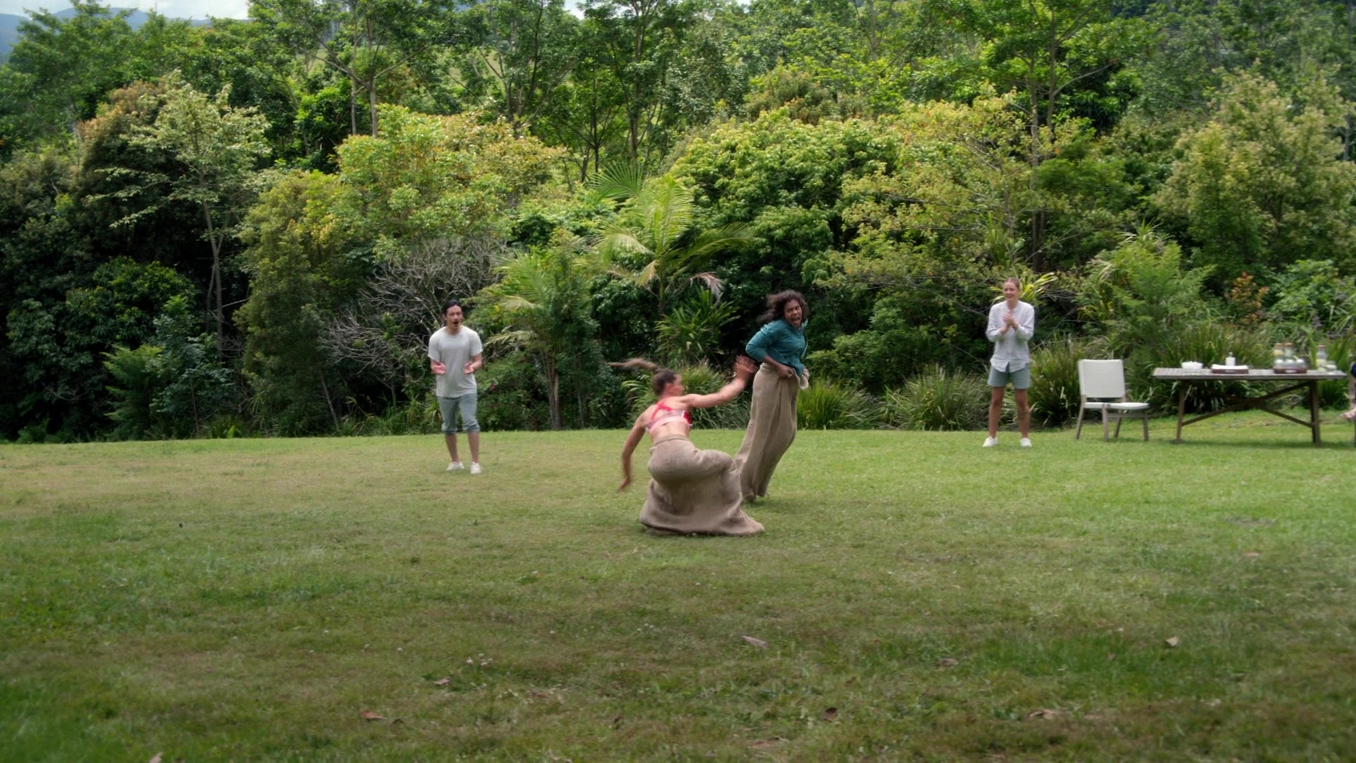 samaraweavingcom_nineperfectstrangers_176.jpg samaraweavingcom_nineperfectstrangers_176.jpg