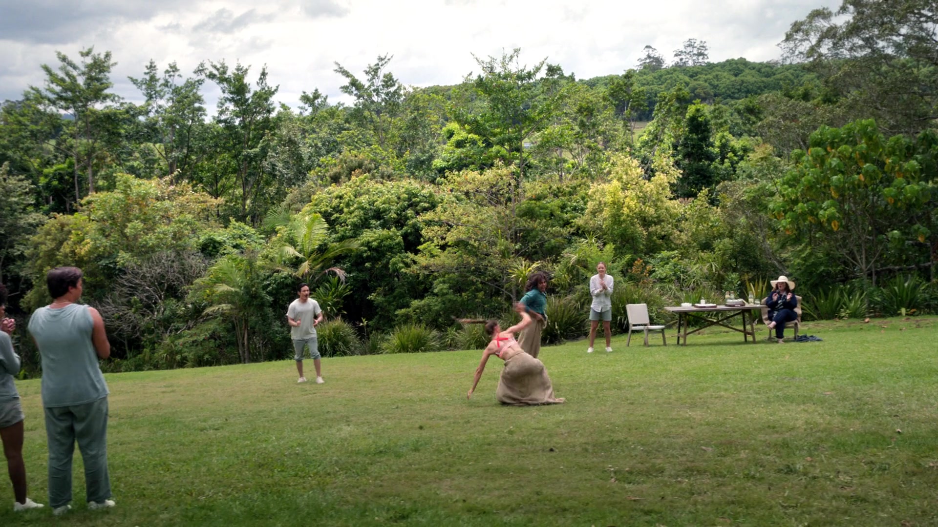 samaraweavingcom_nineperfectstrangers_186.jpg samaraweavingcom_nineperfectstrangers_186.jpg