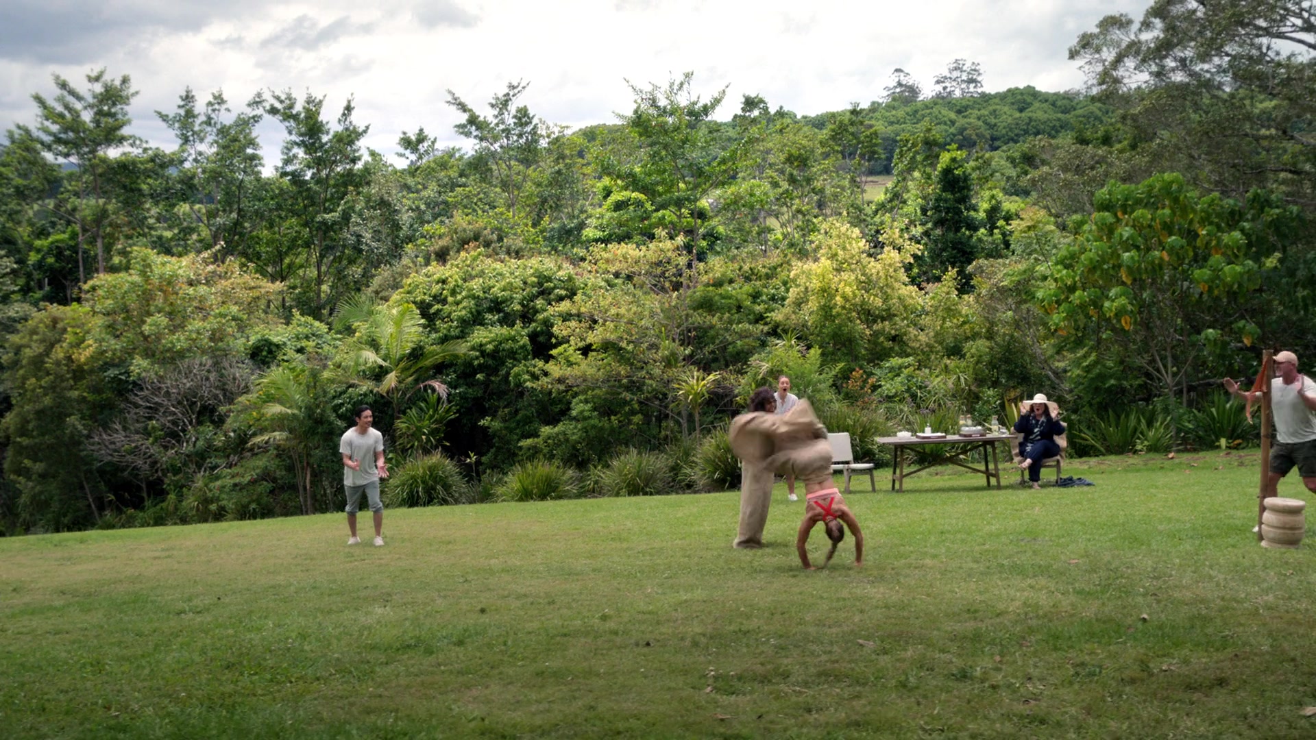 samaraweavingcom_nineperfectstrangers_188.jpg samaraweavingcom_nineperfectstrangers_188.jpg