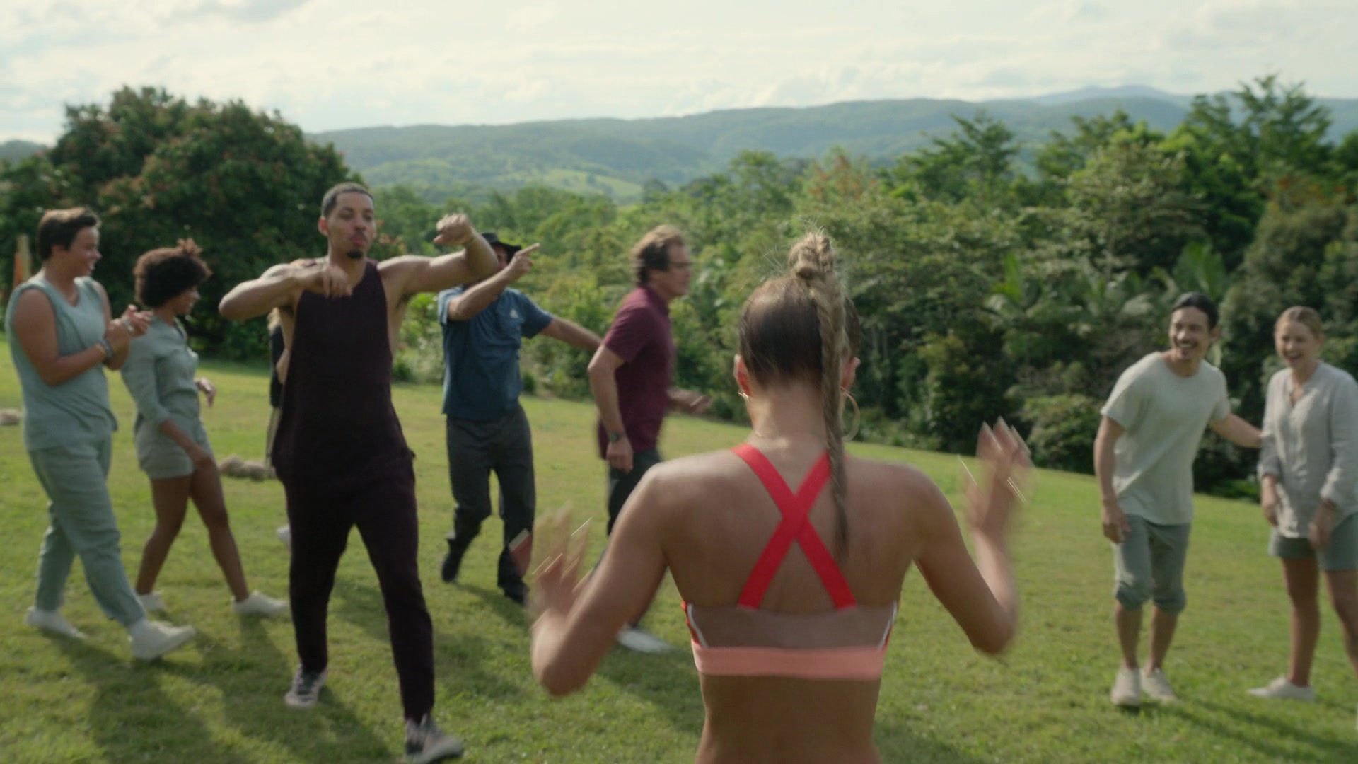 samaraweavingcom_nineperfectstrangers_205.jpg samaraweavingcom_nineperfectstrangers_205.jpg