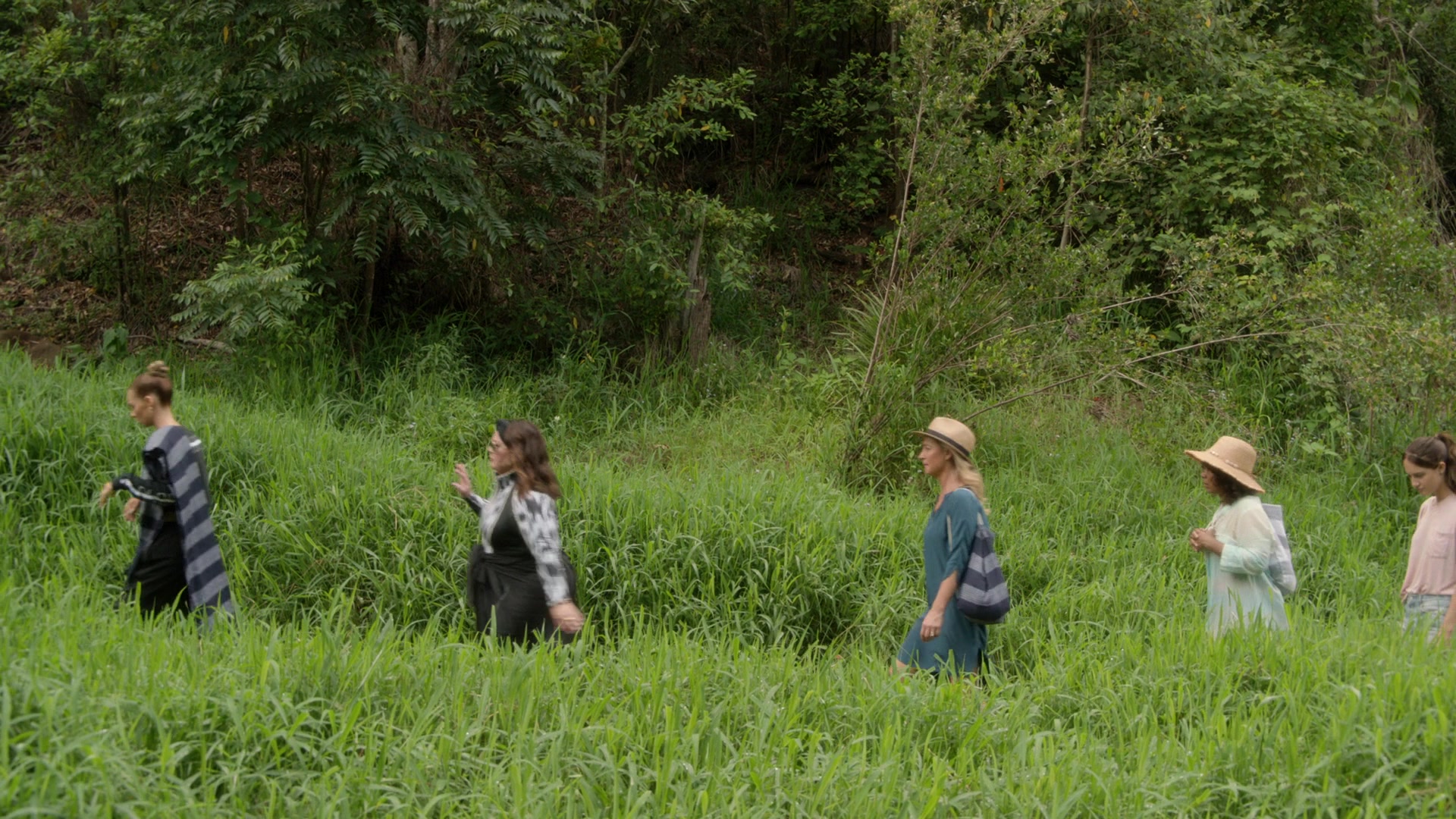 samaraweavingcom_nineperfectstrangers_264.jpg samaraweavingcom_nineperfectstrangers_264.jpg