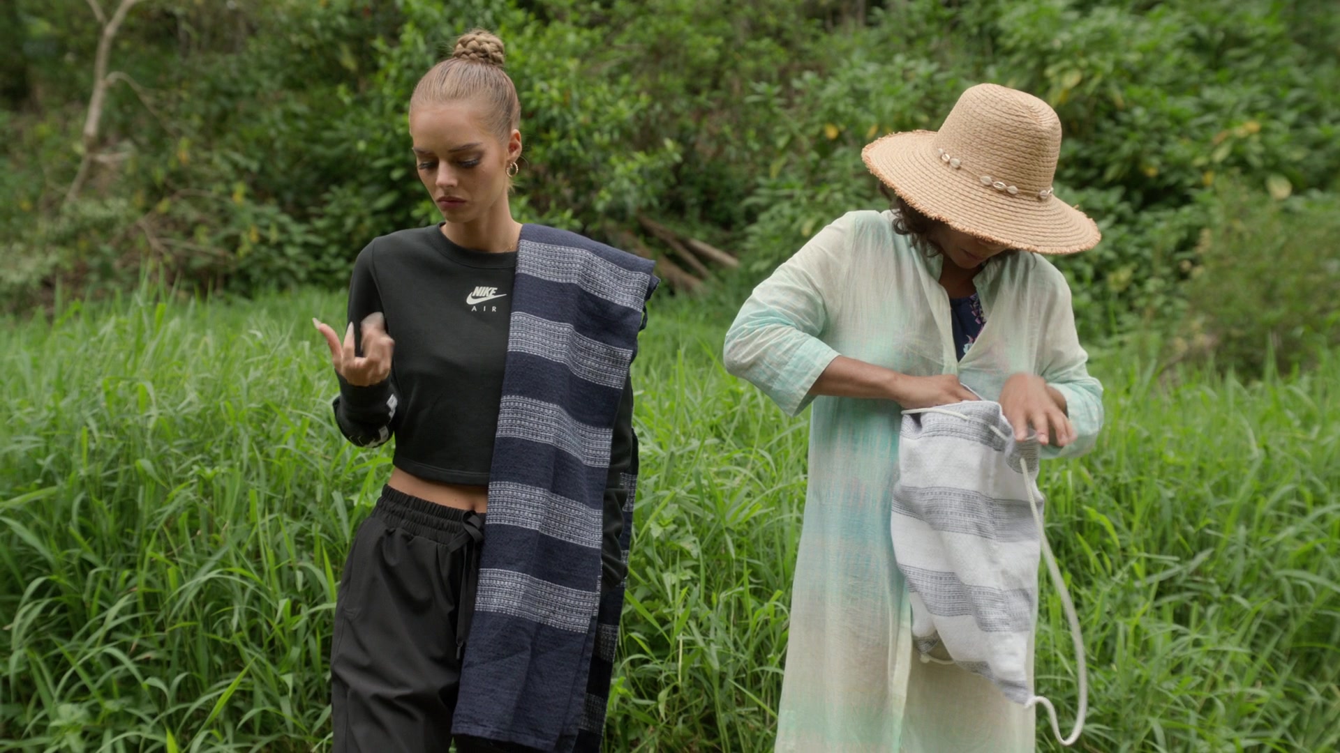 samaraweavingcom_nineperfectstrangers_294.jpg samaraweavingcom_nineperfectstrangers_294.jpg