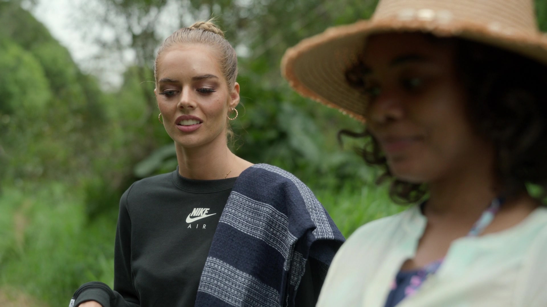 samaraweavingcom_nineperfectstrangers_302.jpg samaraweavingcom_nineperfectstrangers_302.jpg