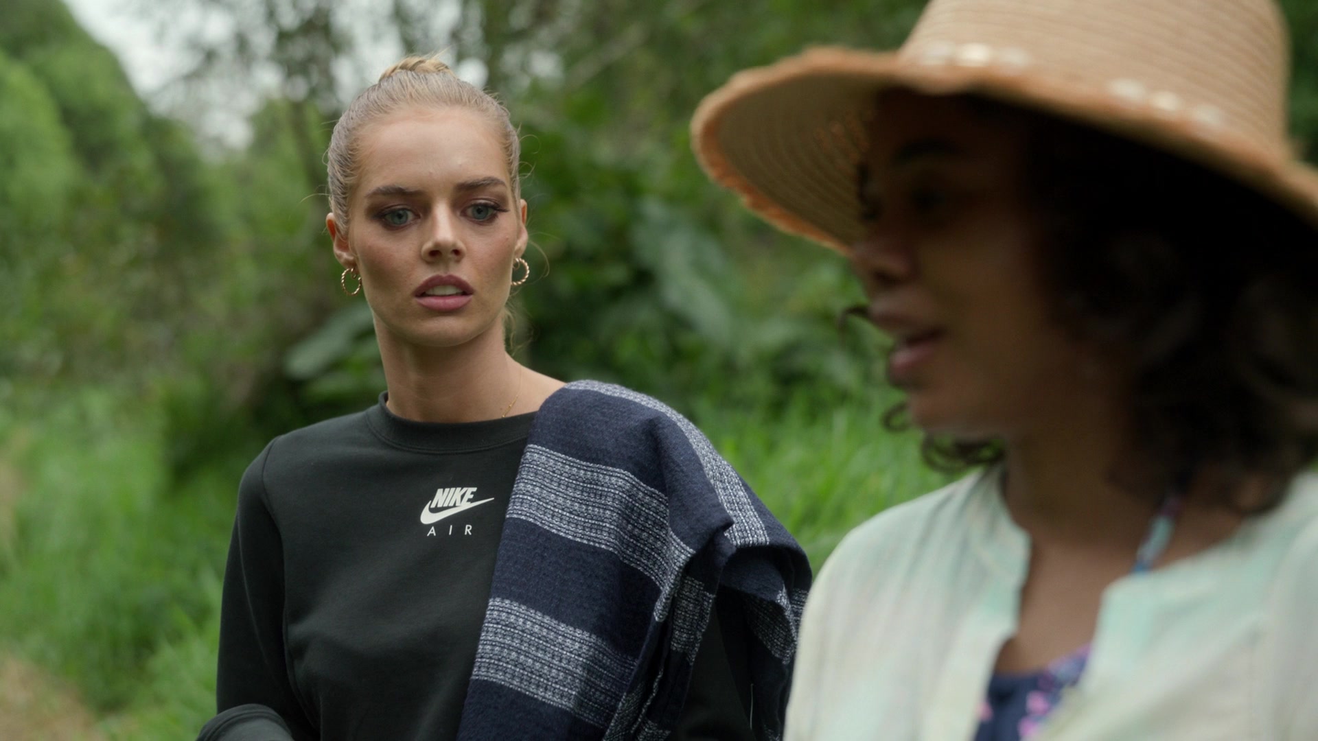 samaraweavingcom_nineperfectstrangers_319.jpg samaraweavingcom_nineperfectstrangers_319.jpg