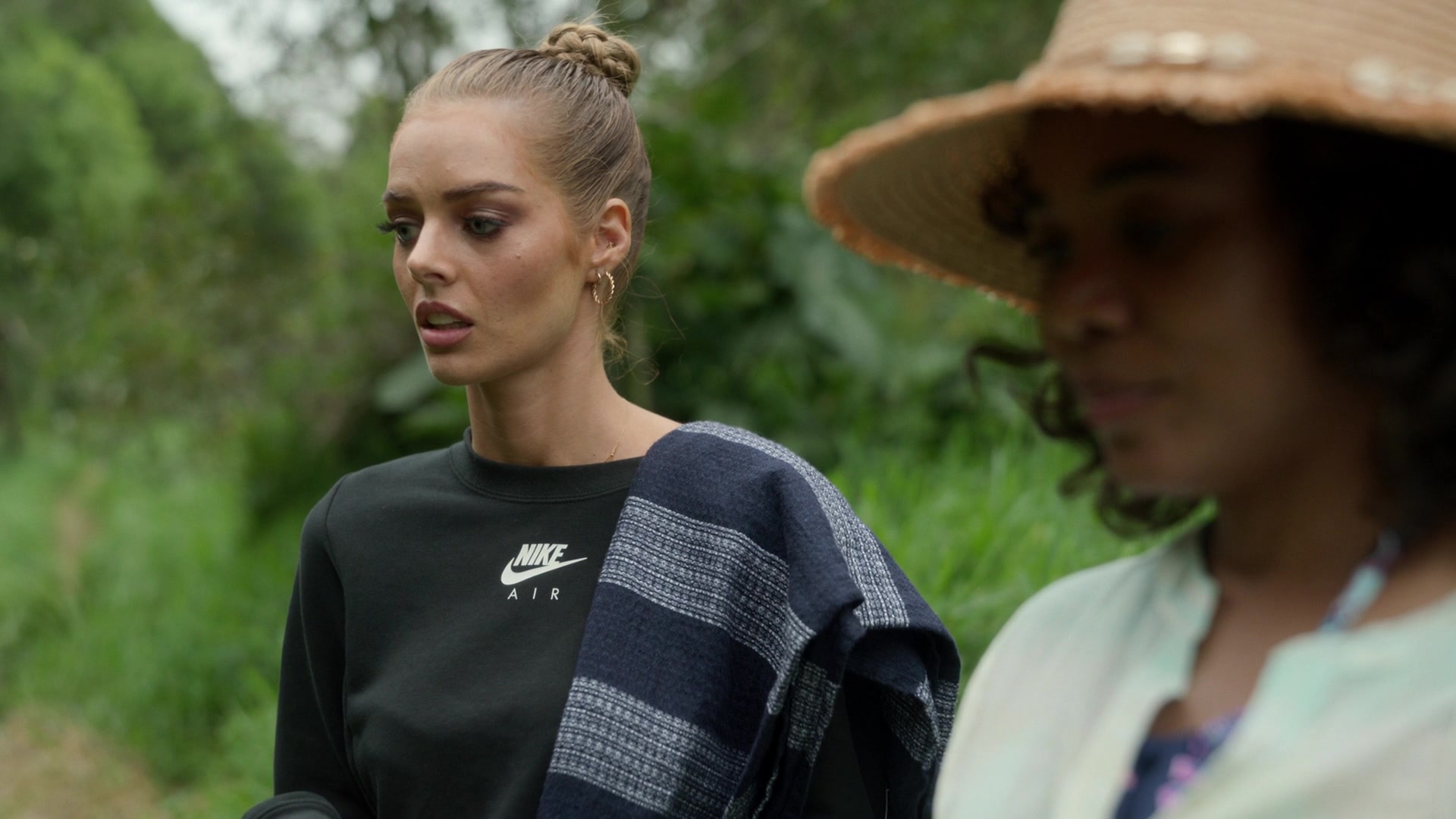 samaraweavingcom_nineperfectstrangers_325.jpg samaraweavingcom_nineperfectstrangers_325.jpg