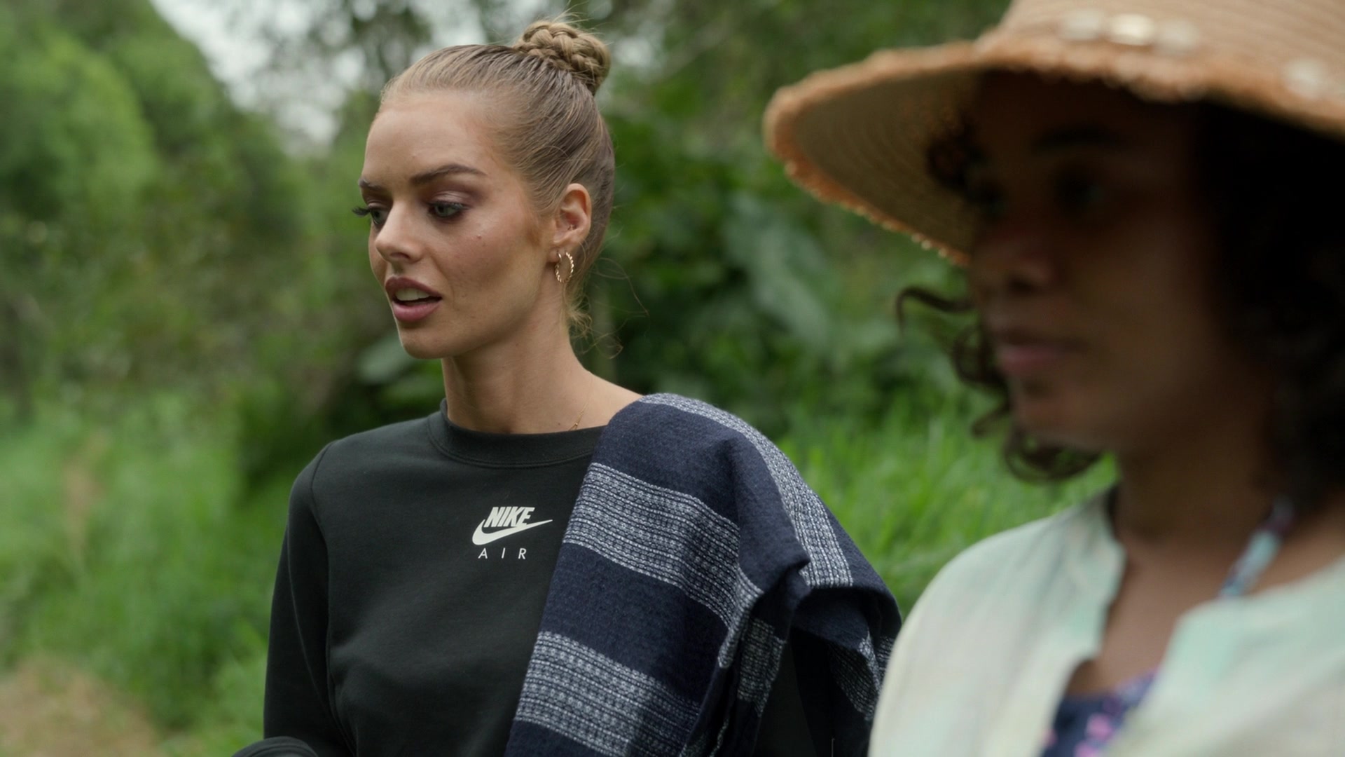 samaraweavingcom_nineperfectstrangers_326.jpg samaraweavingcom_nineperfectstrangers_326.jpg