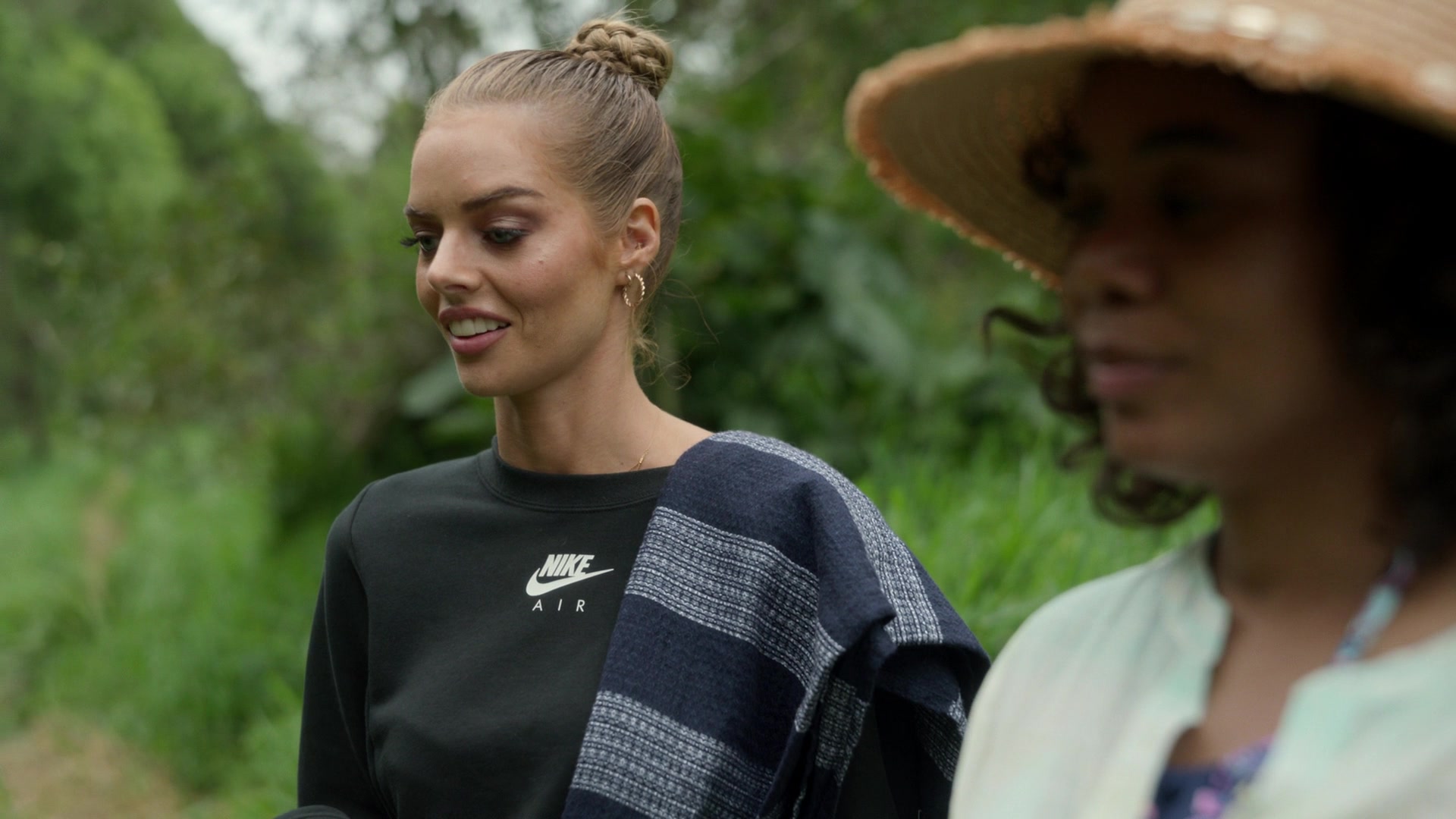 samaraweavingcom_nineperfectstrangers_327.jpg samaraweavingcom_nineperfectstrangers_327.jpg