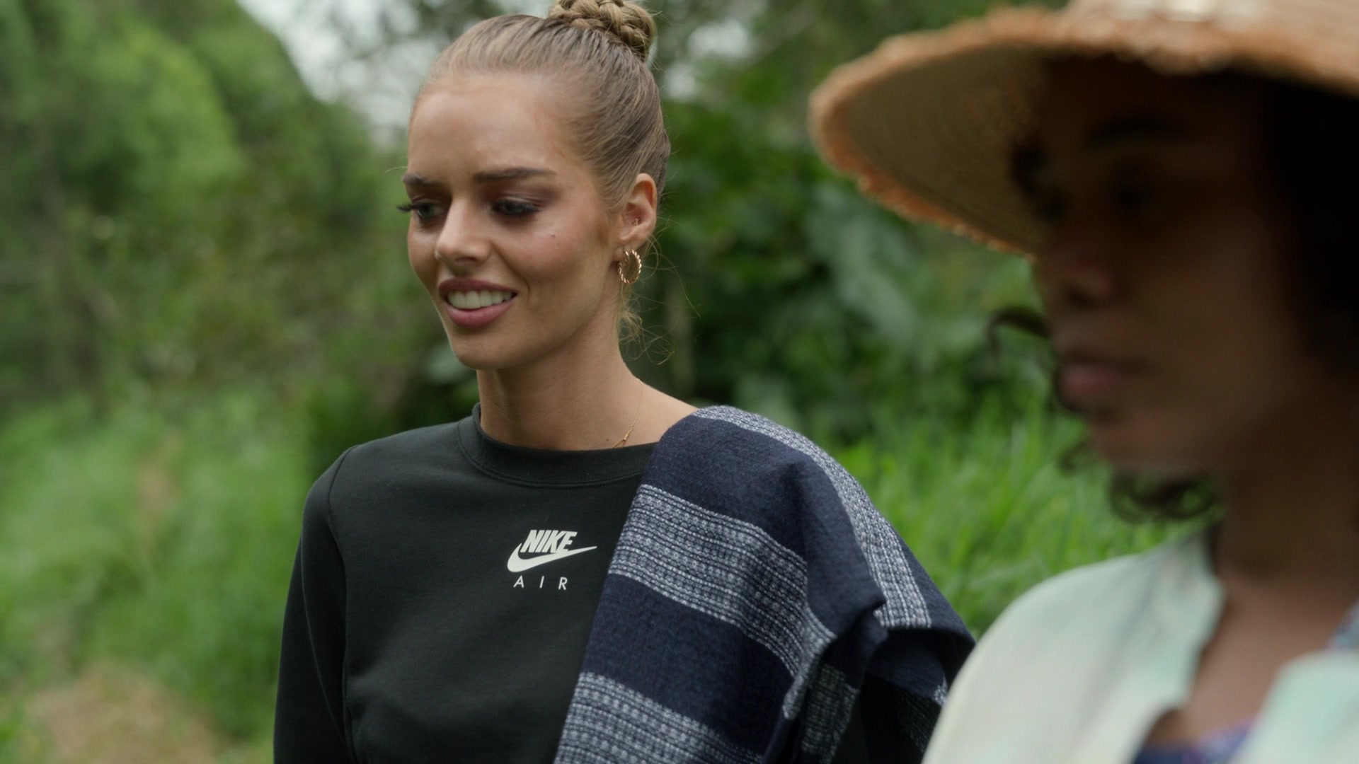 samaraweavingcom_nineperfectstrangers_331.jpg samaraweavingcom_nineperfectstrangers_331.jpg