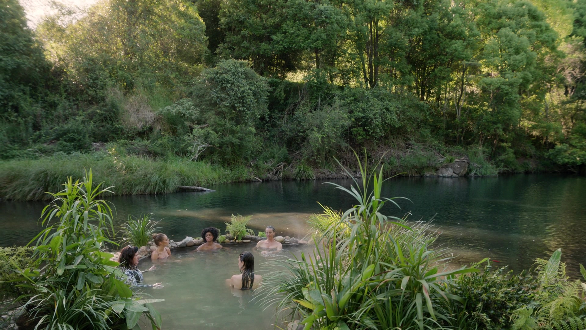 samaraweavingcom_nineperfectstrangers_411.jpg samaraweavingcom_nineperfectstrangers_411.jpg