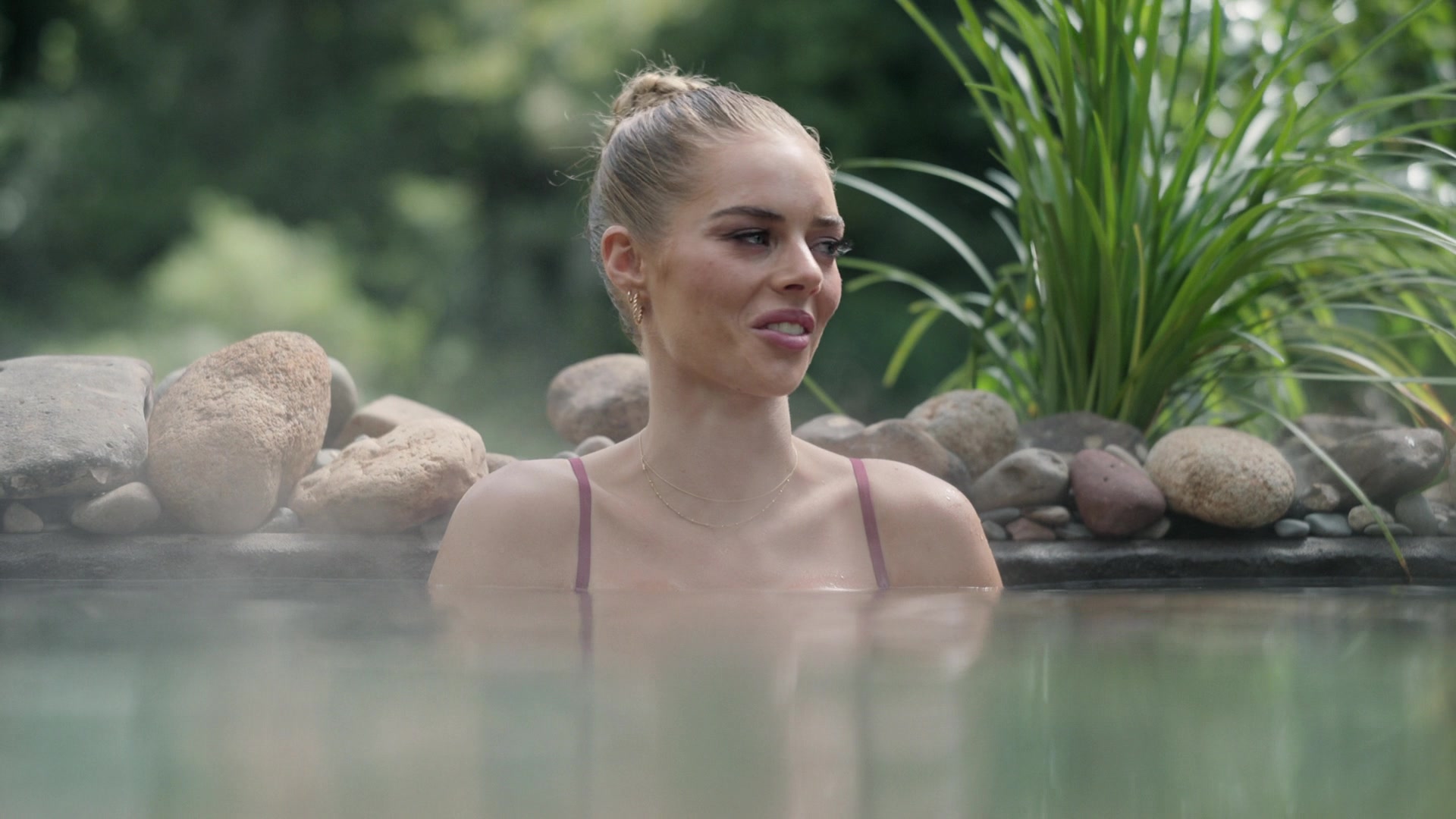 samaraweavingcom_nineperfectstrangers_416.jpg samaraweavingcom_nineperfectstrangers_416.jpg