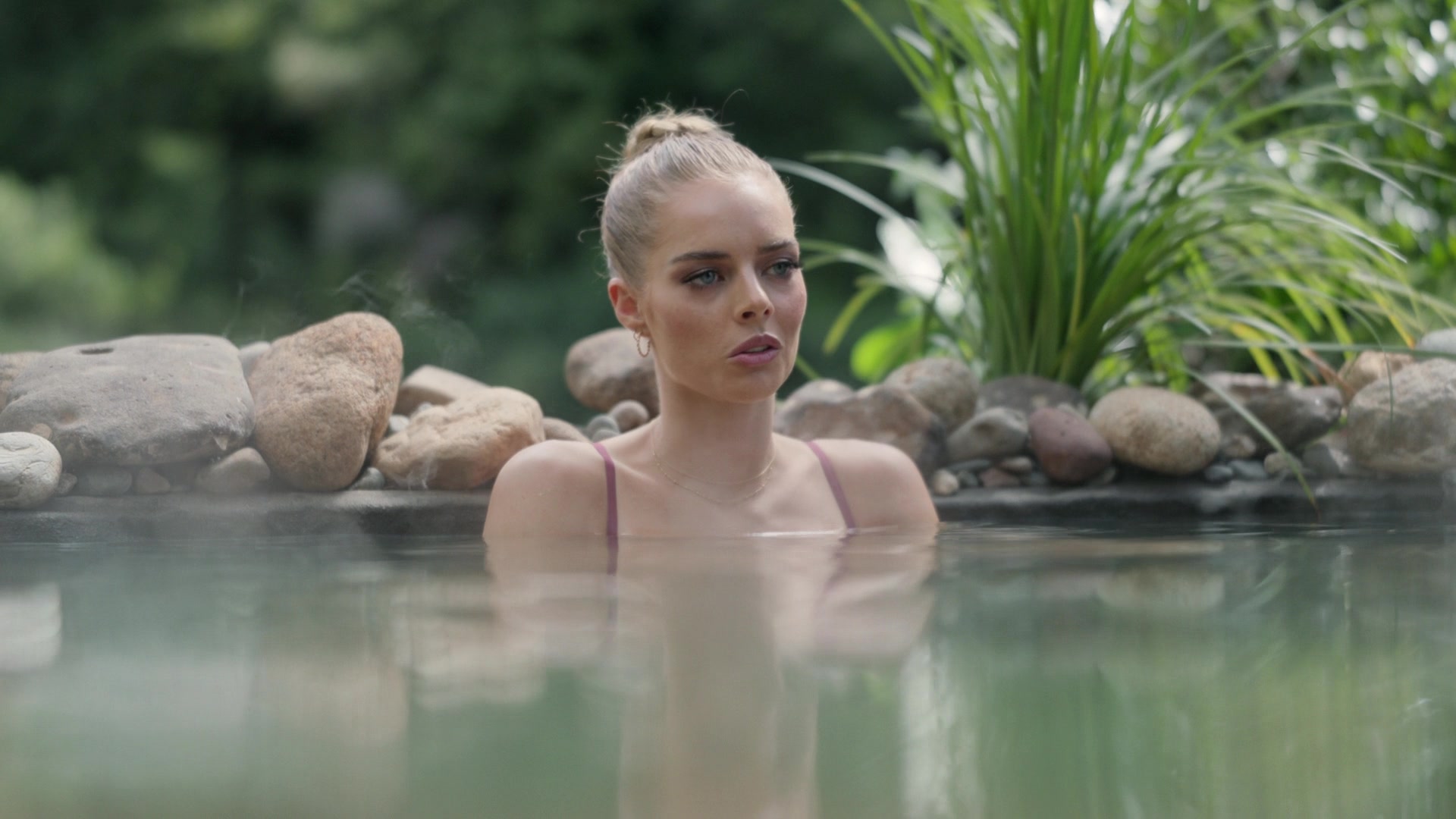 samaraweavingcom_nineperfectstrangers_423.jpg samaraweavingcom_nineperfectstrangers_423.jpg