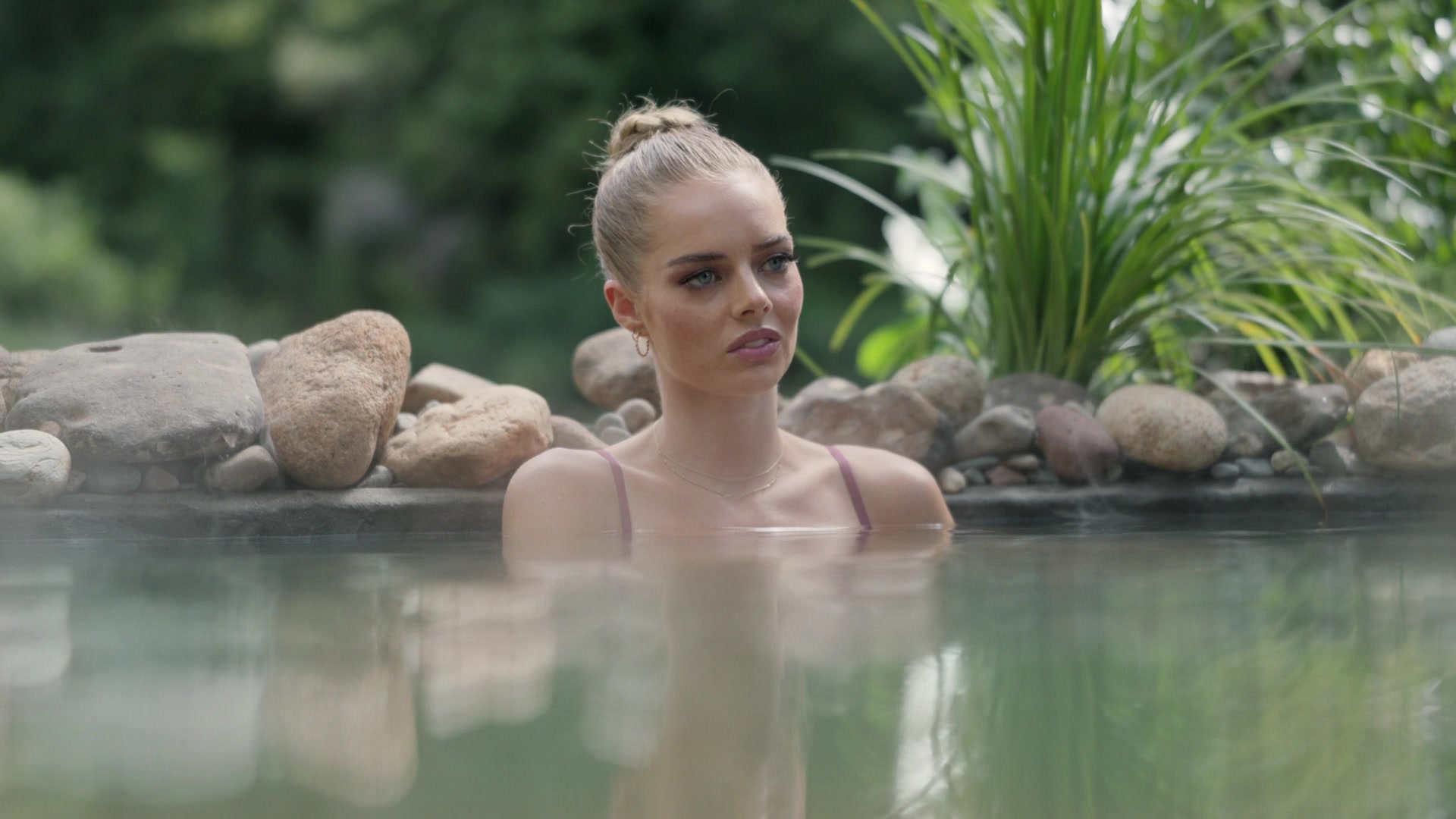 samaraweavingcom_nineperfectstrangers_428.jpg samaraweavingcom_nineperfectstrangers_428.jpg