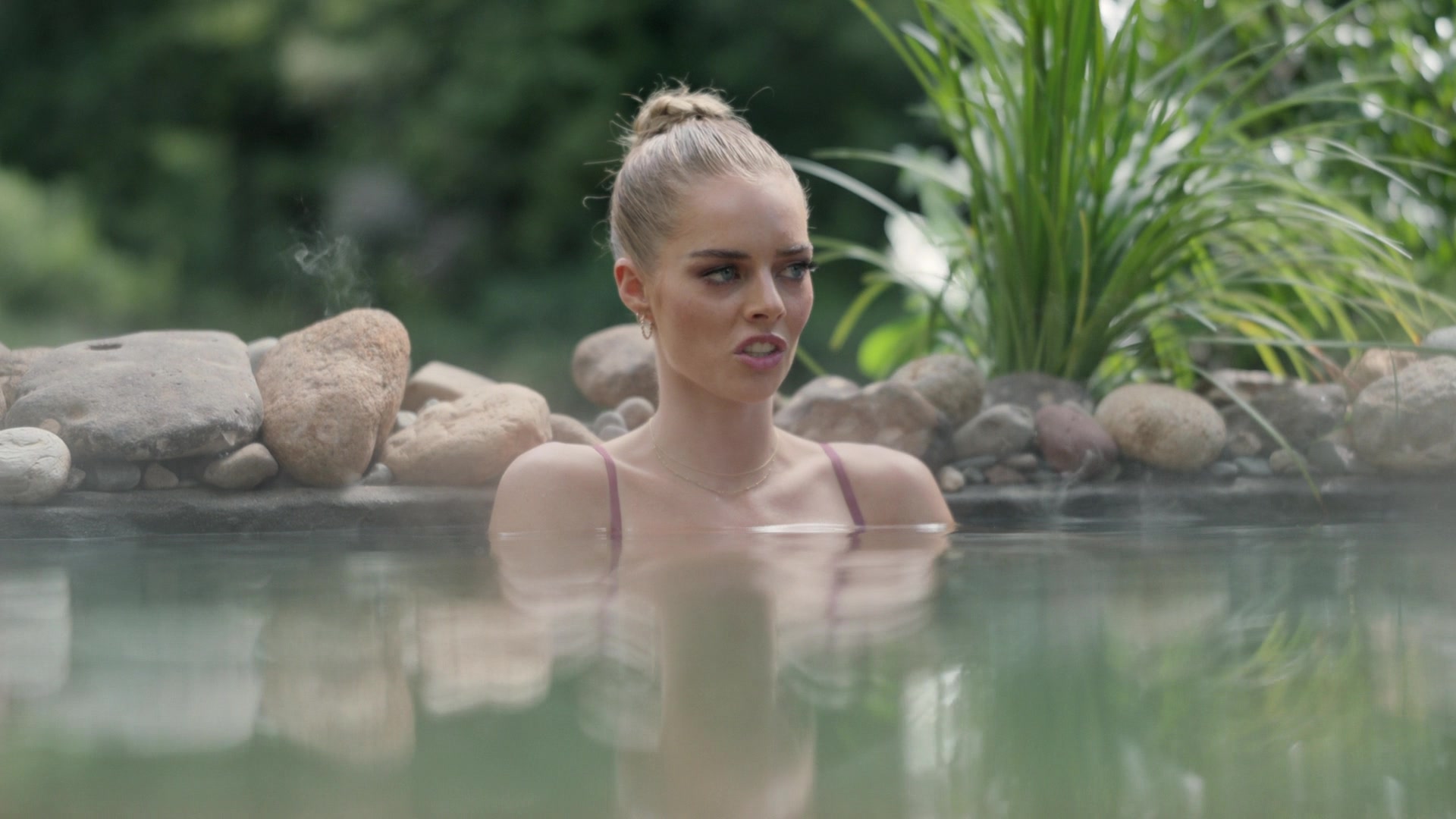 samaraweavingcom_nineperfectstrangers_434.jpg samaraweavingcom_nineperfectstrangers_434.jpg