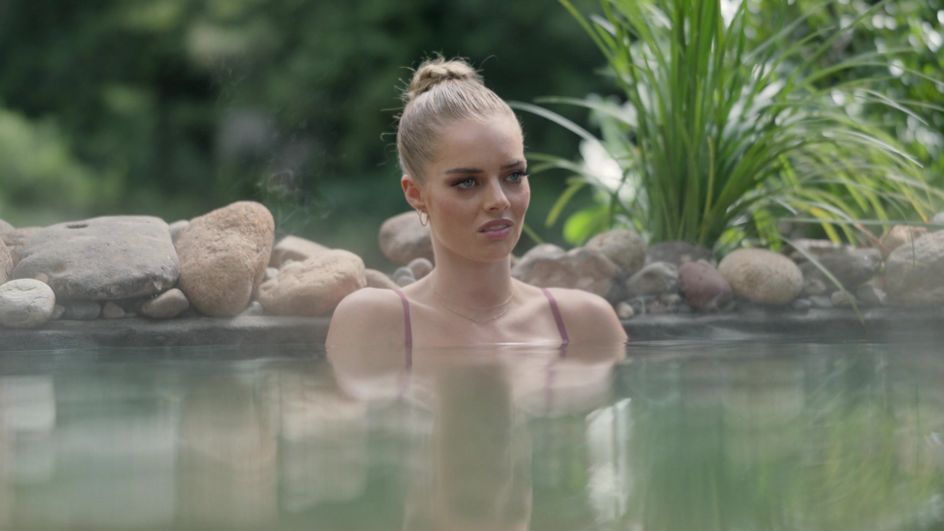 samaraweavingcom_nineperfectstrangers_436.jpg samaraweavingcom_nineperfectstrangers_436.jpg