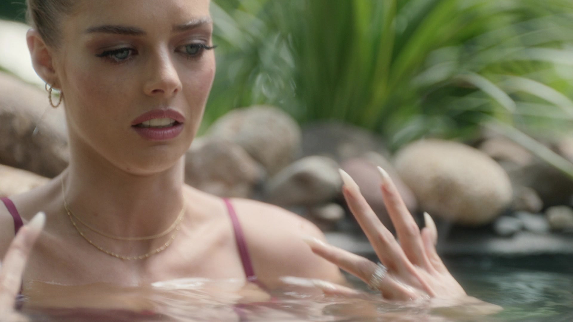 samaraweavingcom_nineperfectstrangers_488.jpg samaraweavingcom_nineperfectstrangers_488.jpg