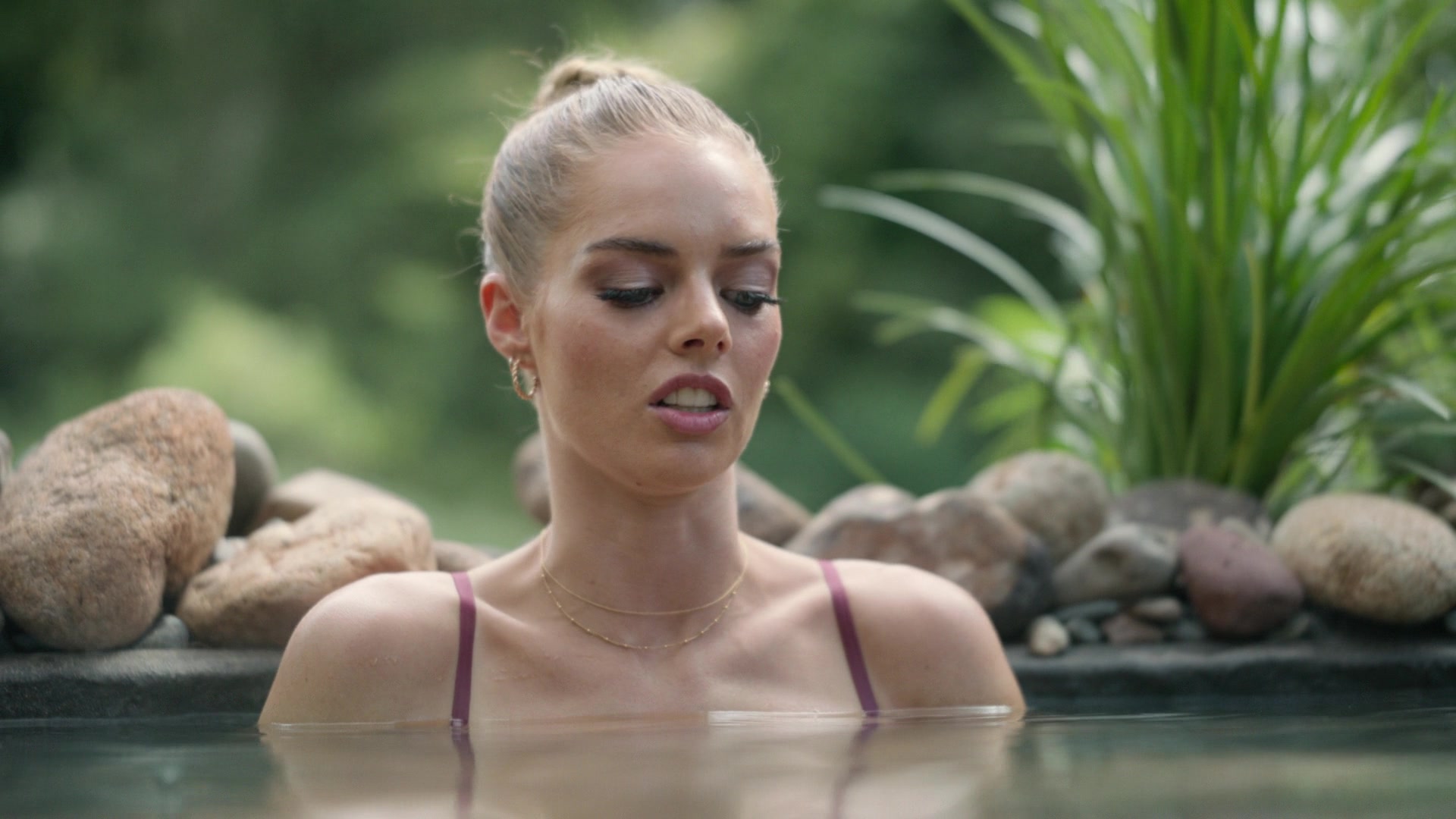 samaraweavingcom_nineperfectstrangers_510.jpg samaraweavingcom_nineperfectstrangers_510.jpg