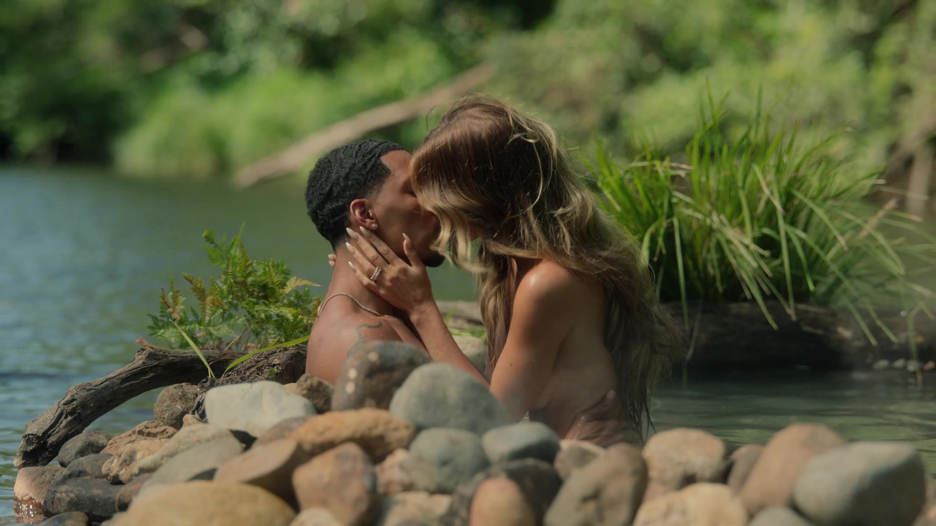 samaraweavingcom_nineperfectstrangers_138.jpg samaraweavingcom_nineperfectstrangers_138.jpg