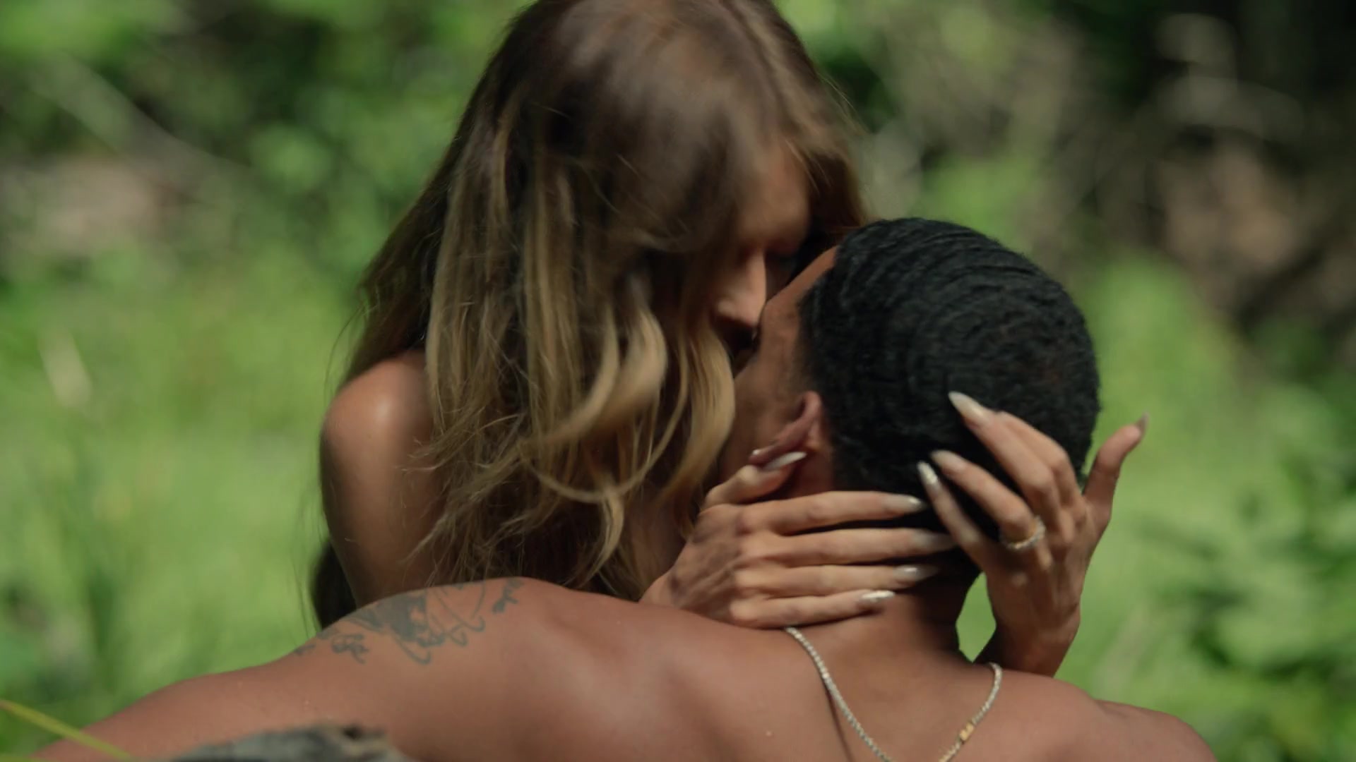 samaraweavingcom_nineperfectstrangers_147.jpg samaraweavingcom_nineperfectstrangers_147.jpg