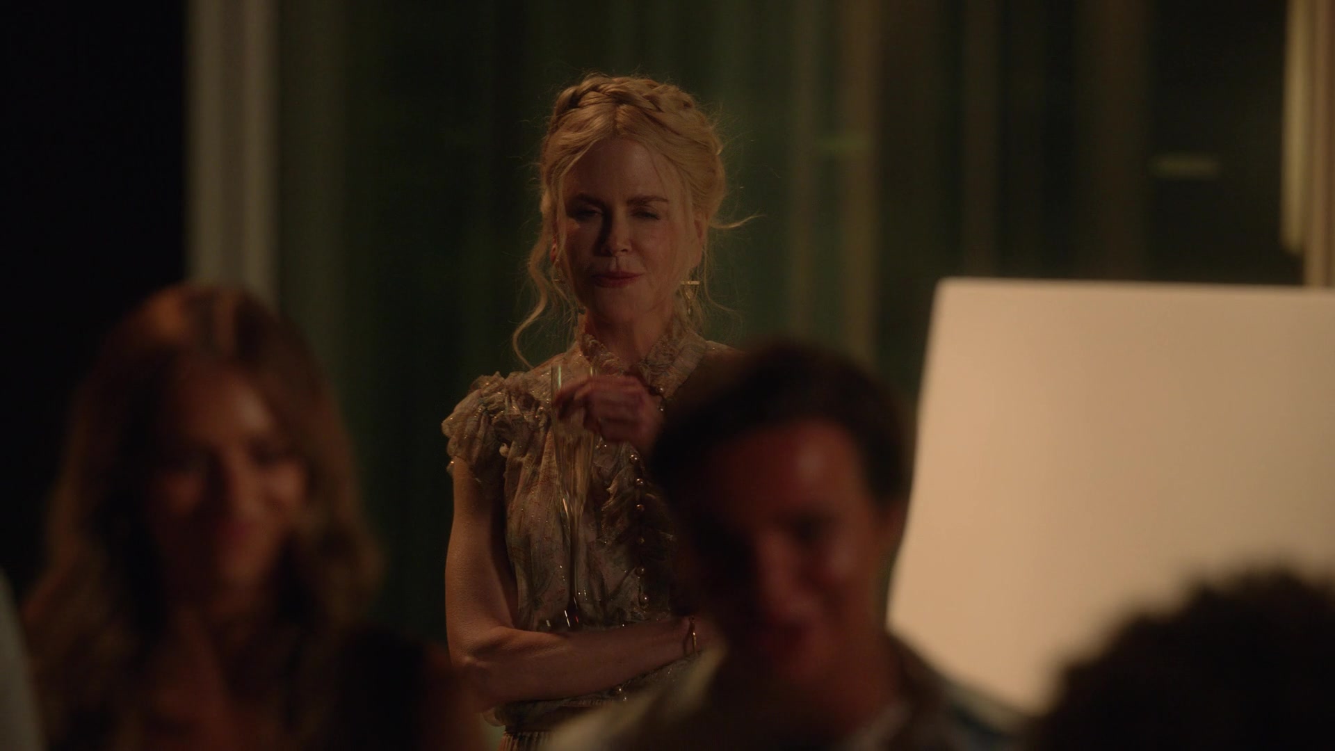 samaraweavingcom_nineperfectstrangers_151.jpg samaraweavingcom_nineperfectstrangers_151.jpg