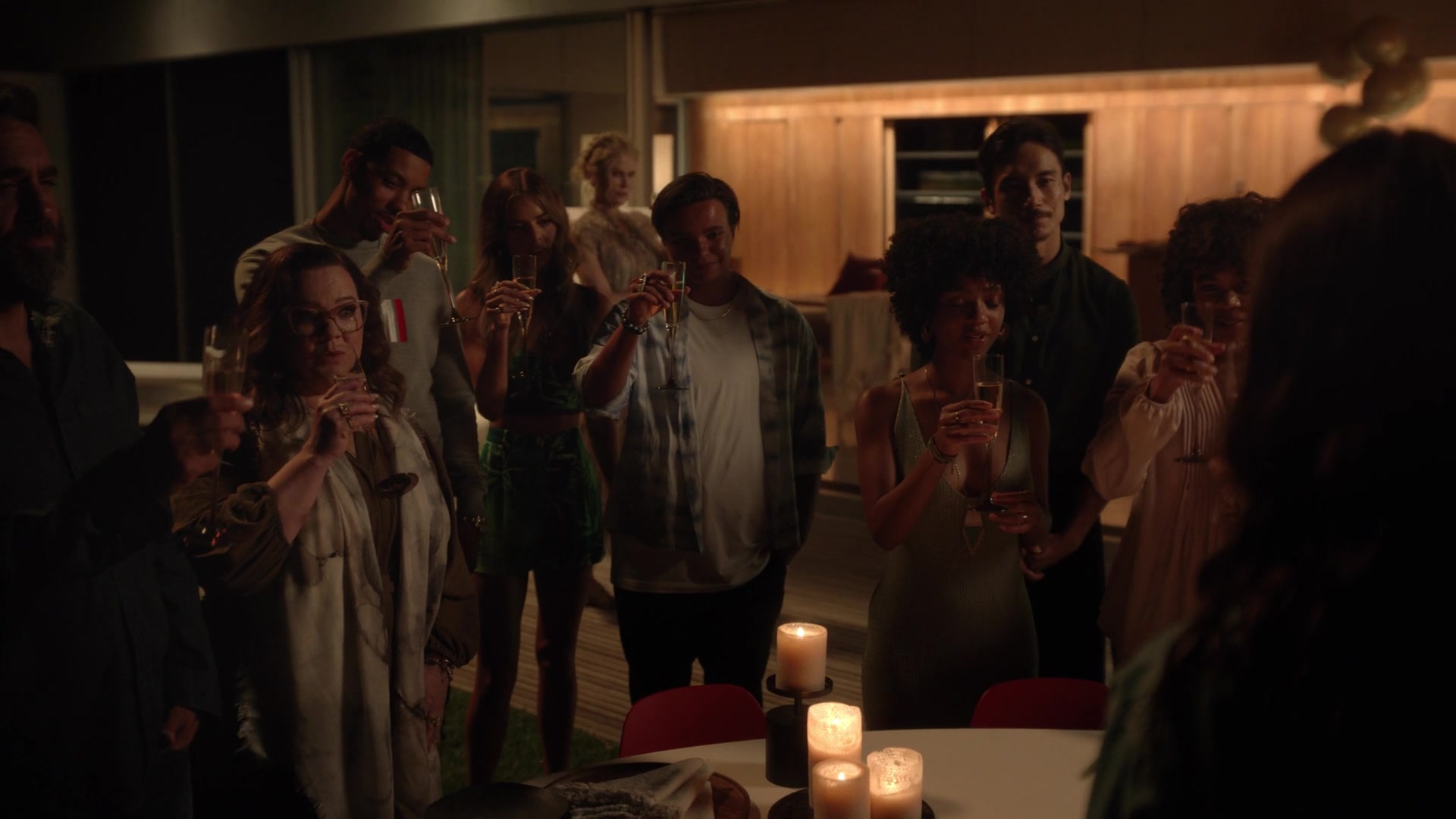 samaraweavingcom_nineperfectstrangers_160.jpg samaraweavingcom_nineperfectstrangers_160.jpg