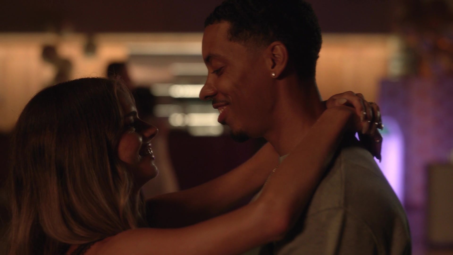 samaraweavingcom_nineperfectstrangers_179.jpg samaraweavingcom_nineperfectstrangers_179.jpg