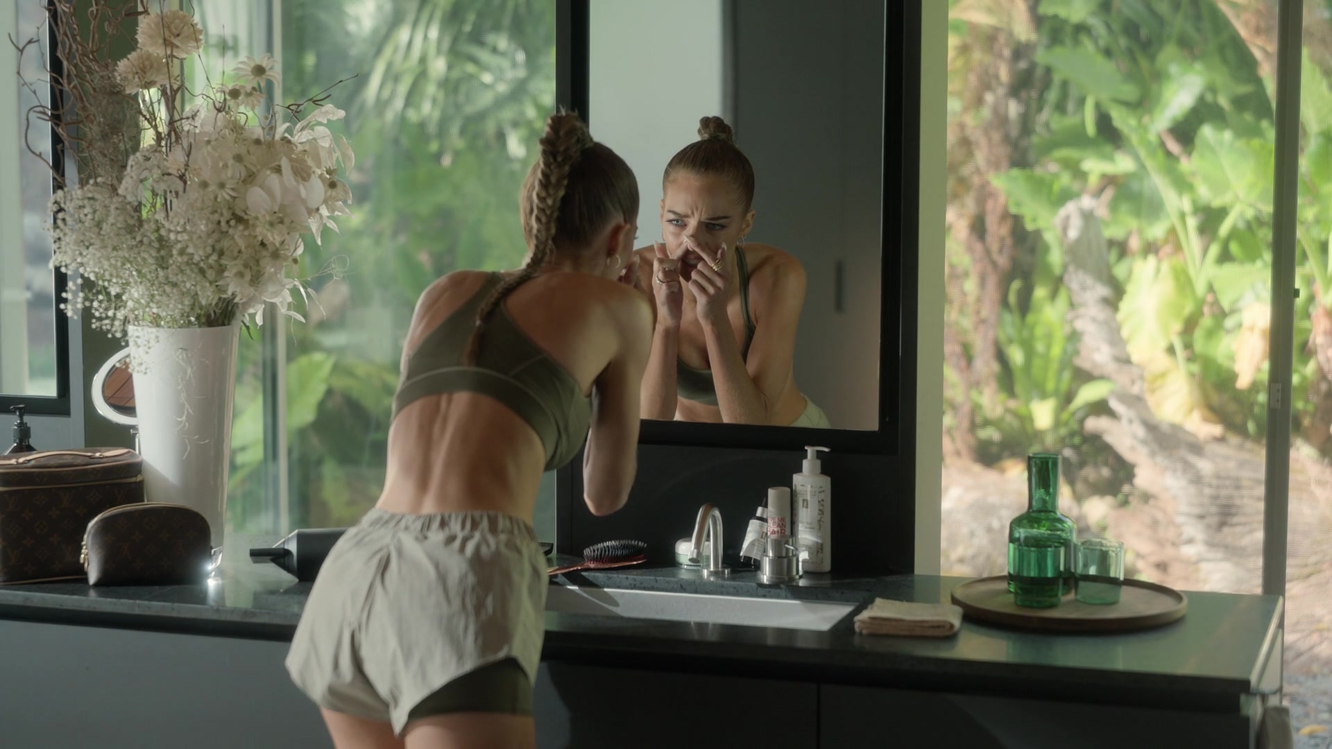 samaraweavingcom_nineperfectstrangers_089.jpg samaraweavingcom_nineperfectstrangers_089.jpg