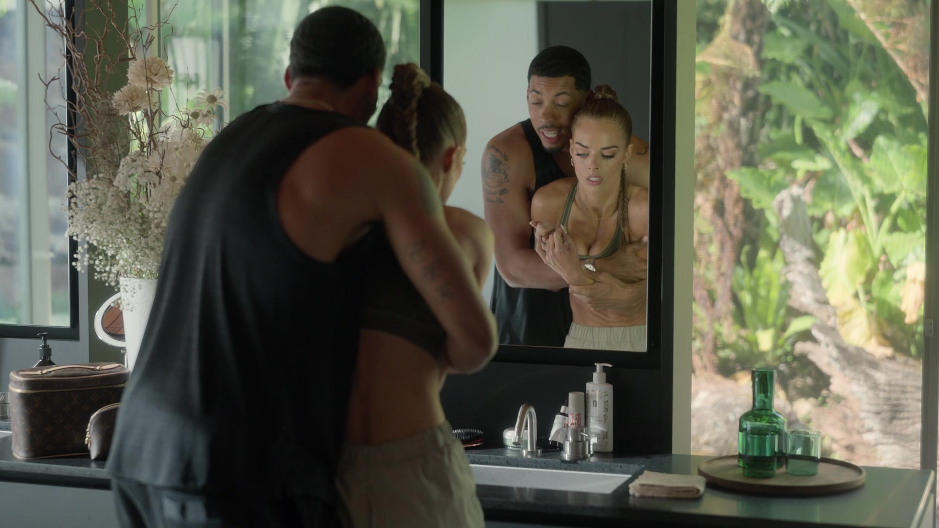 samaraweavingcom_nineperfectstrangers_141.jpg samaraweavingcom_nineperfectstrangers_141.jpg