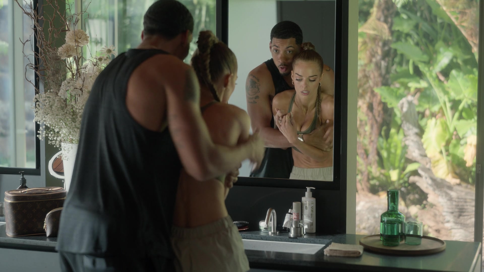 samaraweavingcom_nineperfectstrangers_142.jpg samaraweavingcom_nineperfectstrangers_142.jpg