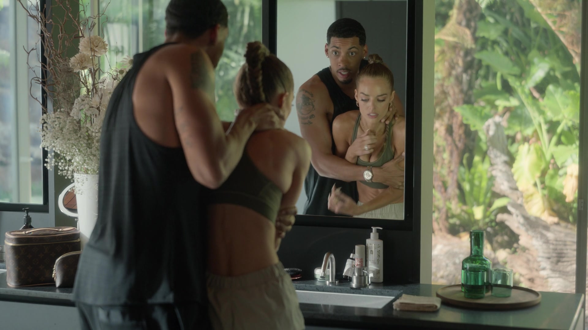 samaraweavingcom_nineperfectstrangers_143.jpg samaraweavingcom_nineperfectstrangers_143.jpg