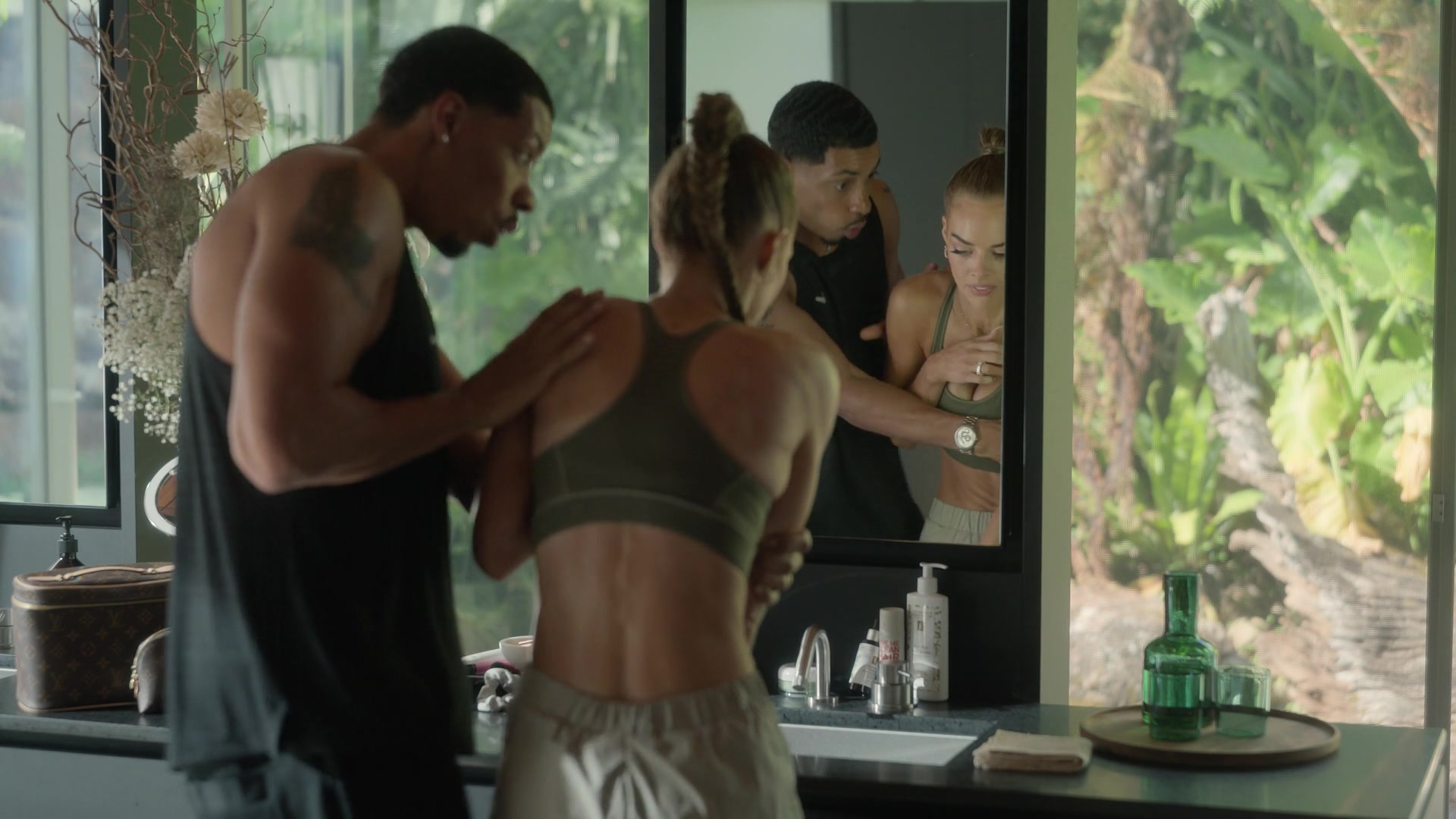 samaraweavingcom_nineperfectstrangers_144.jpg samaraweavingcom_nineperfectstrangers_144.jpg