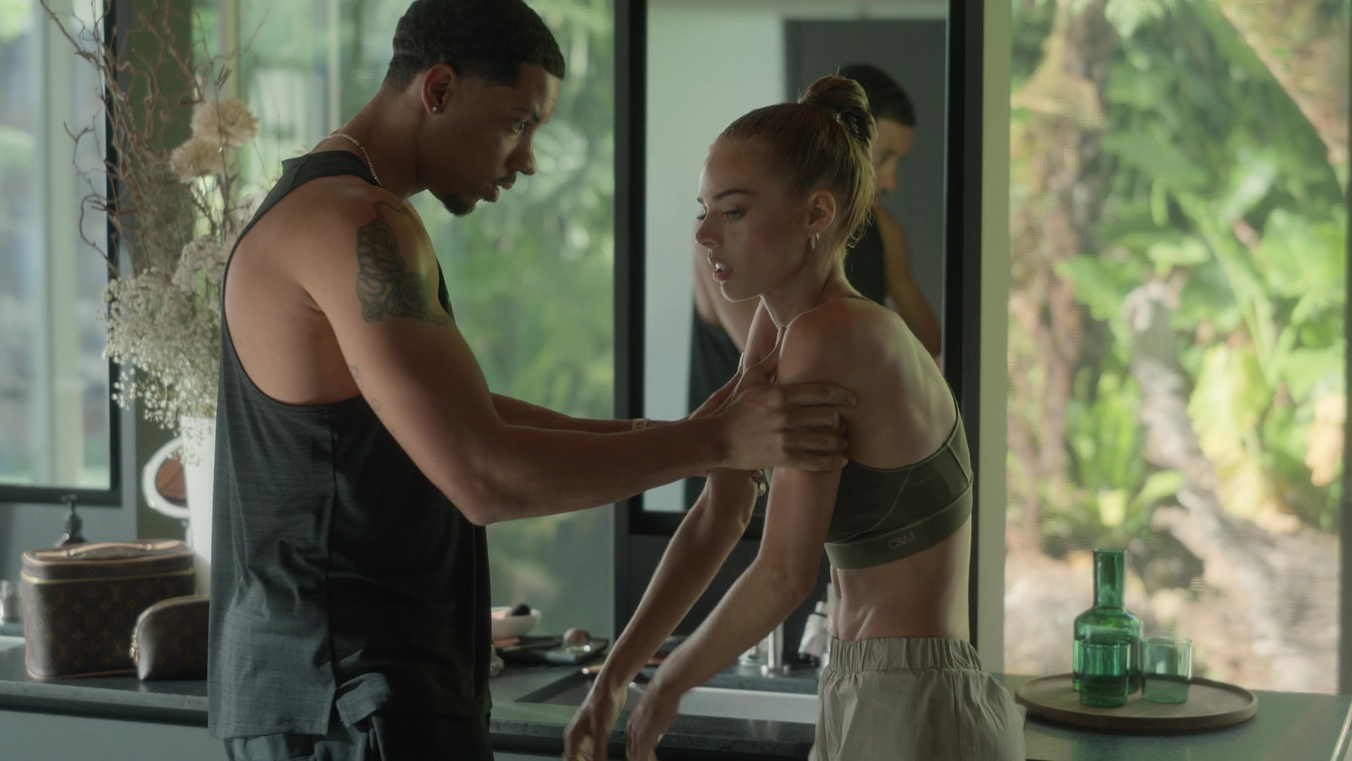 samaraweavingcom_nineperfectstrangers_147.jpg samaraweavingcom_nineperfectstrangers_147.jpg