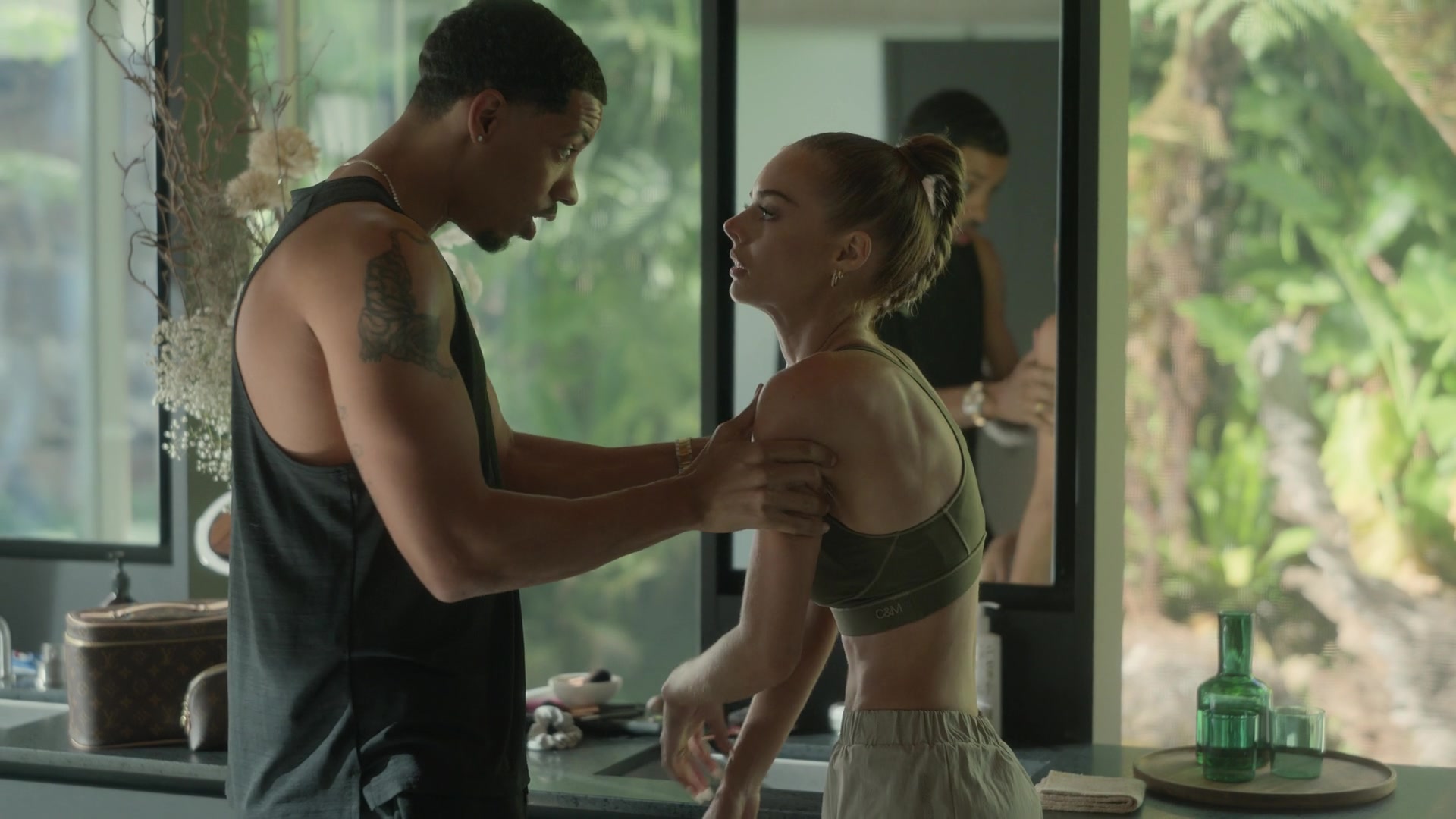 samaraweavingcom_nineperfectstrangers_149.jpg samaraweavingcom_nineperfectstrangers_149.jpg