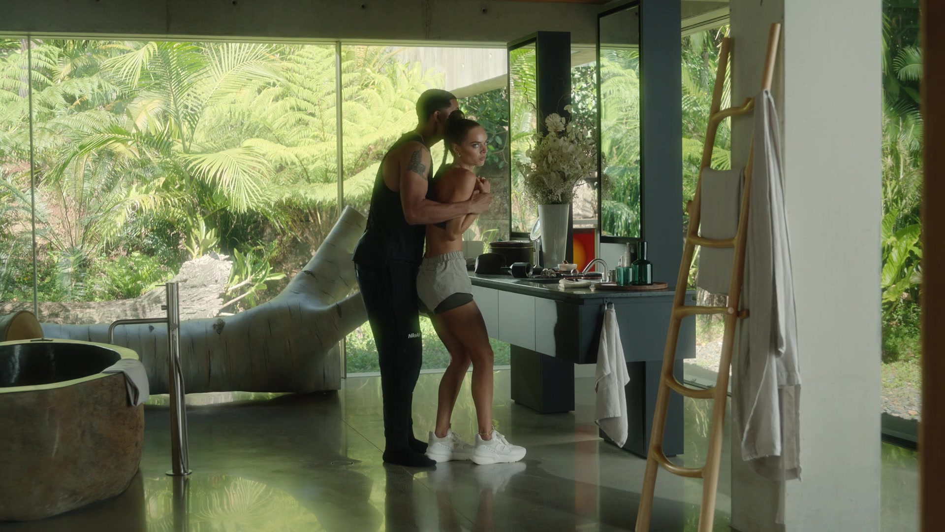 samaraweavingcom_nineperfectstrangers_157.jpg samaraweavingcom_nineperfectstrangers_157.jpg