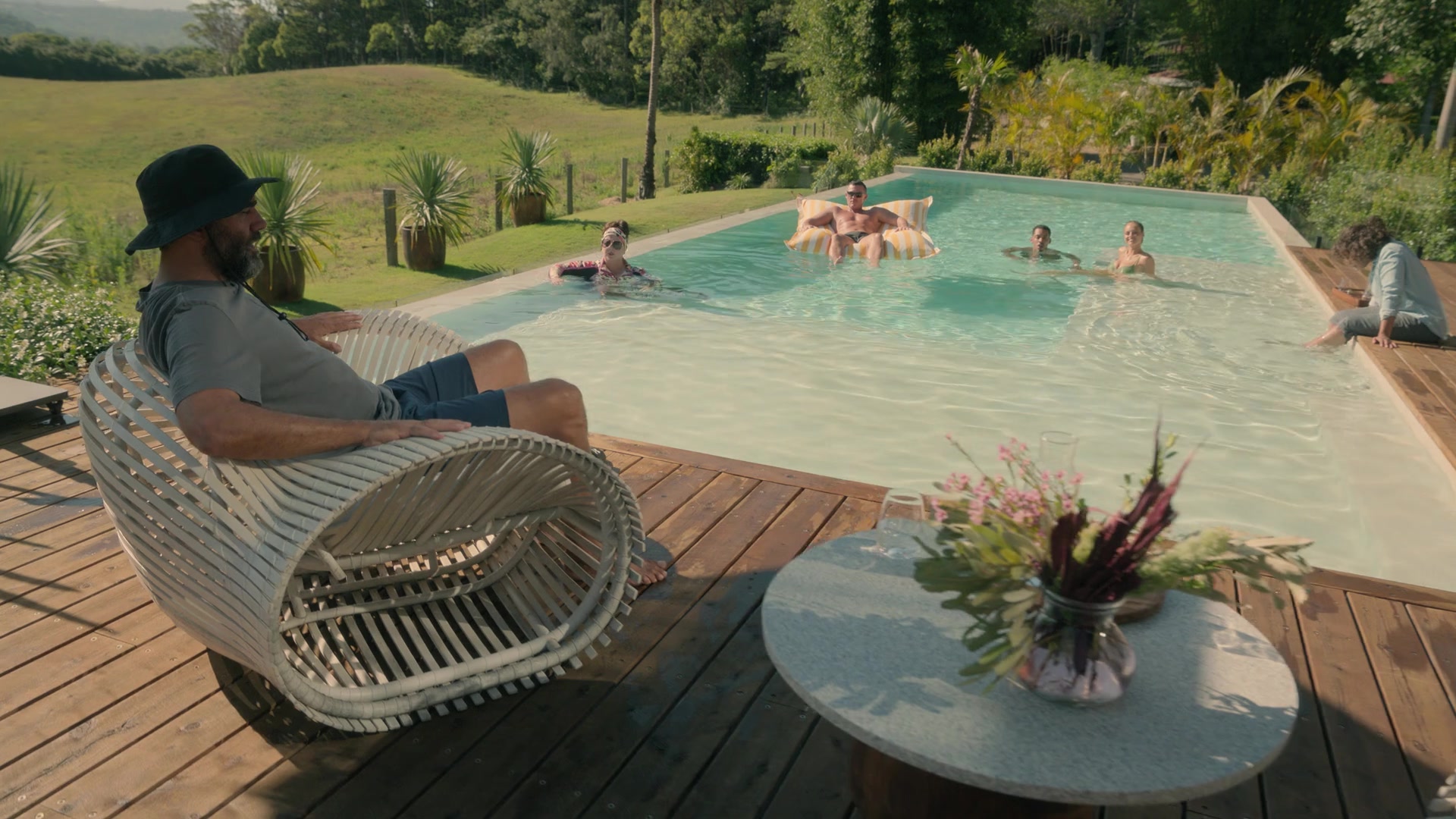 samaraweavingcom_nineperfectstrangers_191.jpg samaraweavingcom_nineperfectstrangers_191.jpg